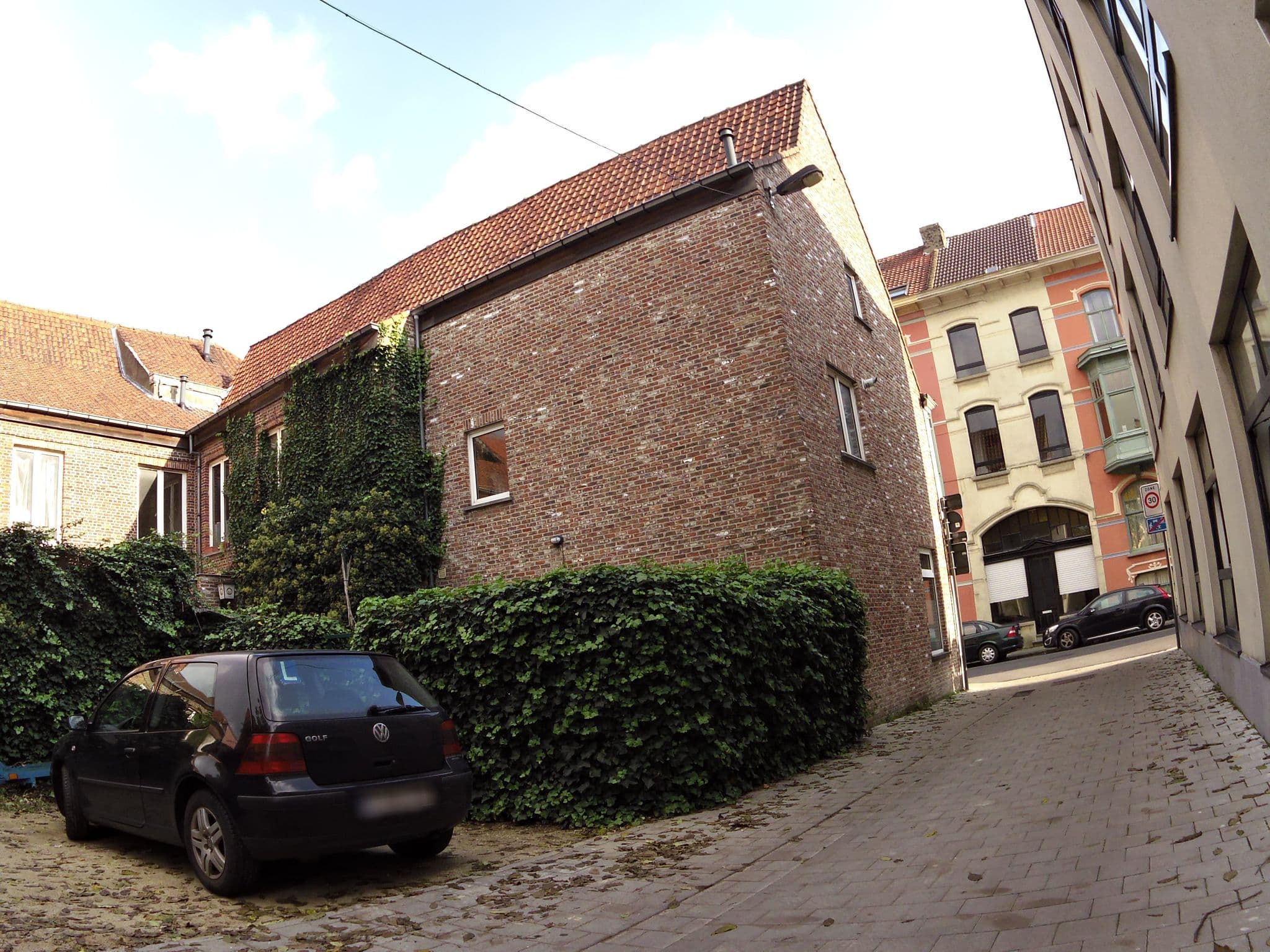 Street view near Jeugdwelzijnswerk Ondersteuningsnetwerk Gent, Gent — © zors1843 (CC BY-SA · Mapillary)