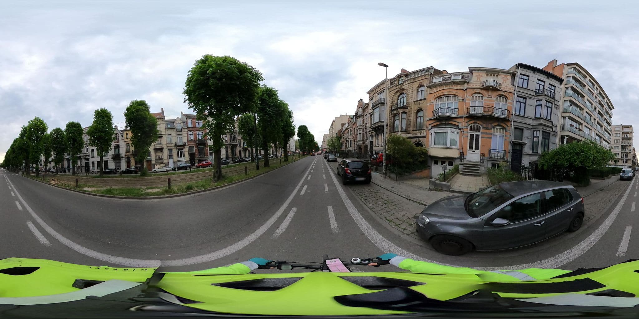 Street view near Albert Inn, Saint-Gilles — © Stefdegreef (CC BY-SA · Mapillary)