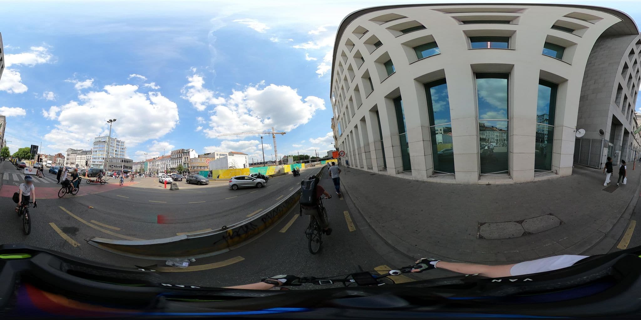 Street view near Rs Lemonnier, Brussels — © Stefdegreef (CC BY-SA · Mapillary)