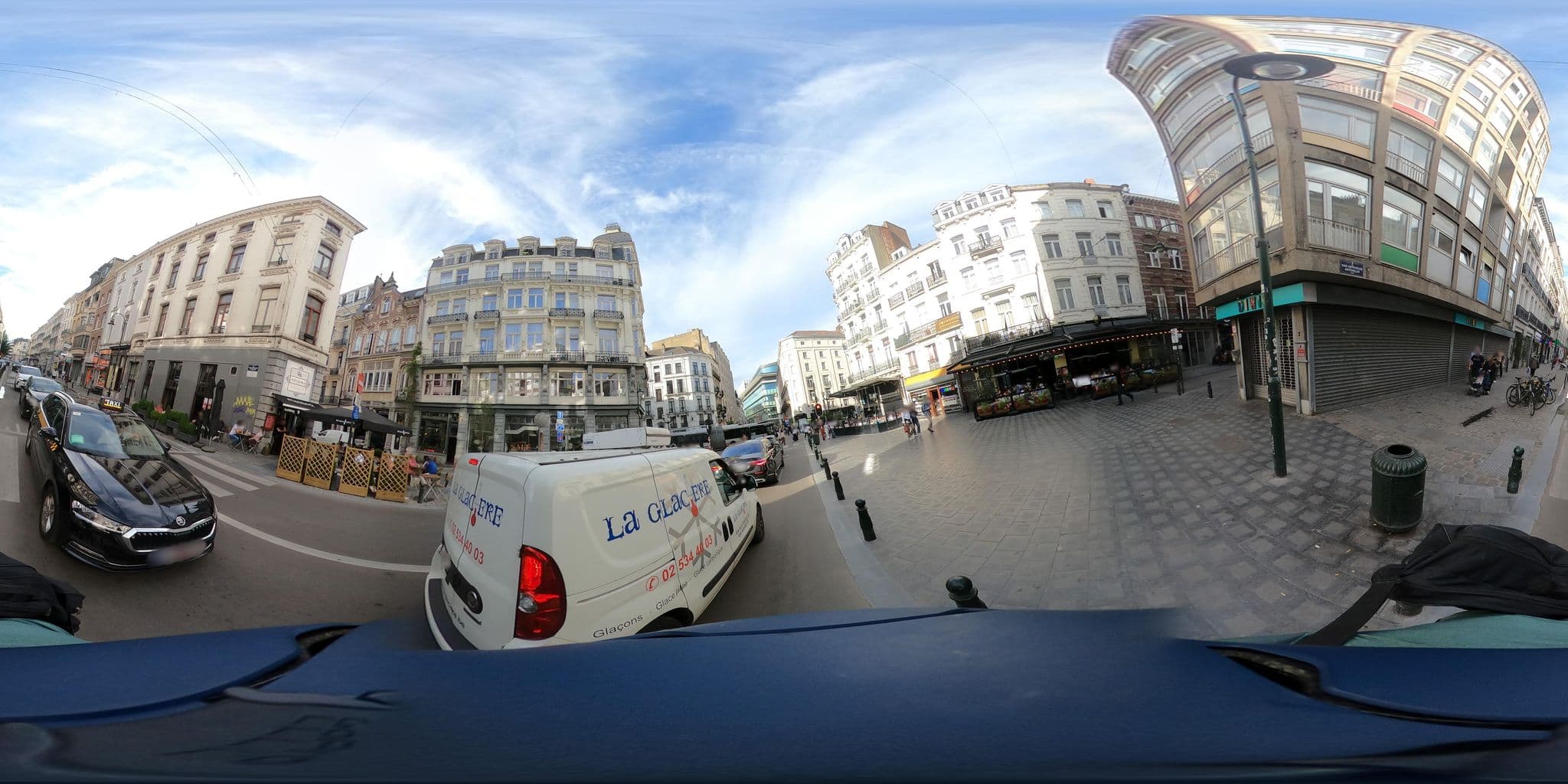 Street view near Hôtel De La Bourse, Brussels — © thierry1030 (CC BY-SA · Mapillary)