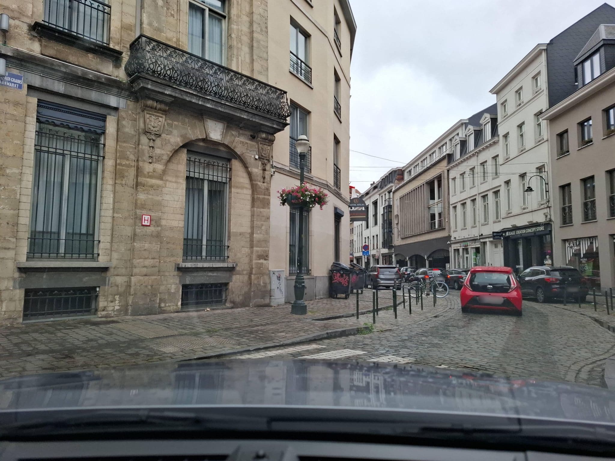 Street view near Atlas Hotel Brussels, Brussels — © masterofnoroad (CC BY-SA · Mapillary)