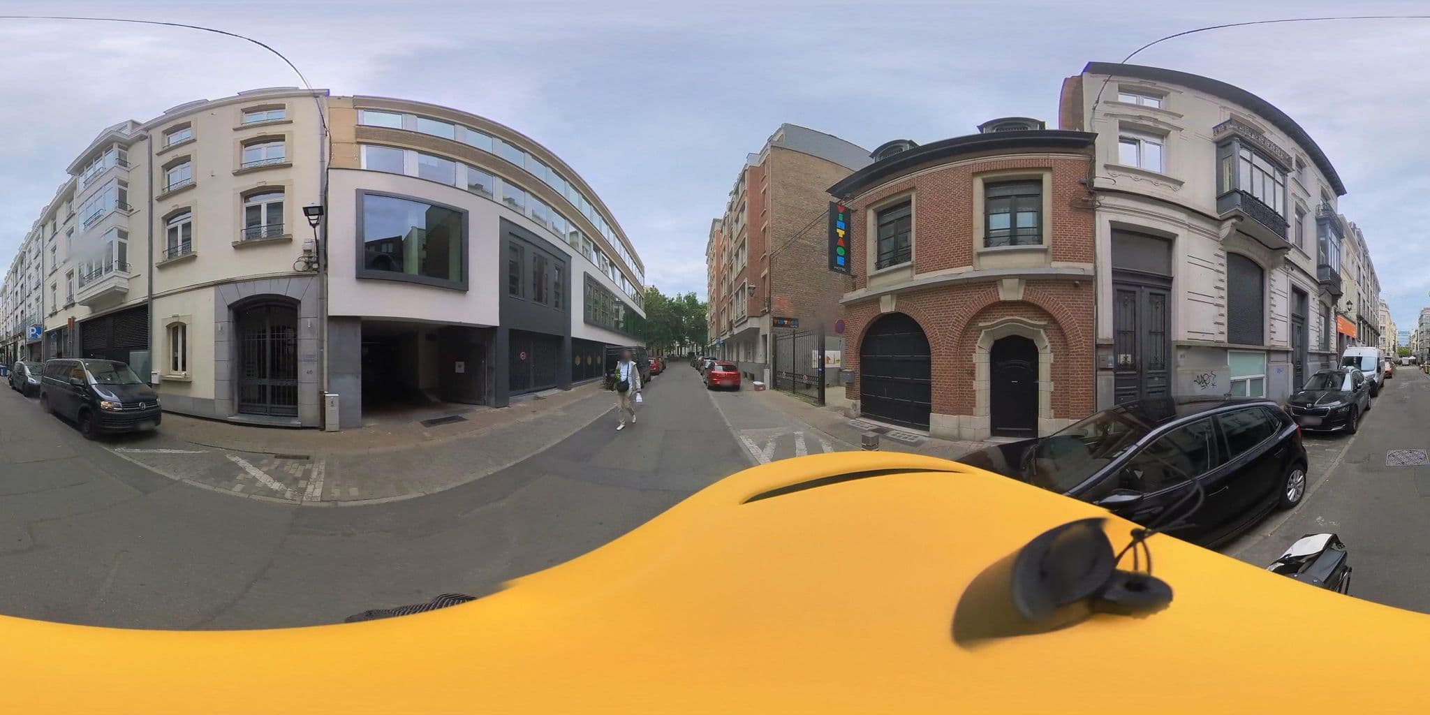 Street view near Airstream, Ixelles — © alainh (CC BY-SA · Mapillary)
