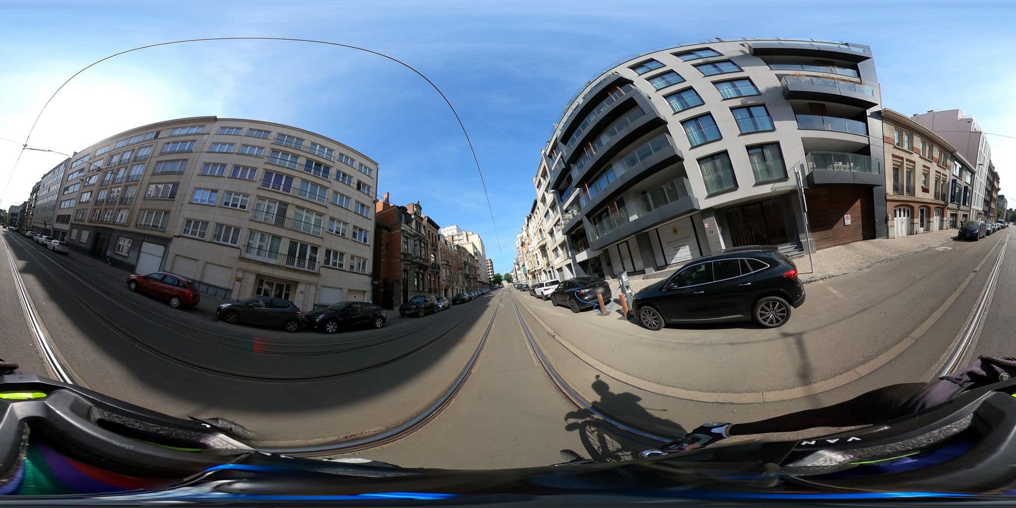 Street view near chambre 41 - John's Hotel💥, Ixelles — © Stefdegreef (CC BY-SA · Mapillary)
