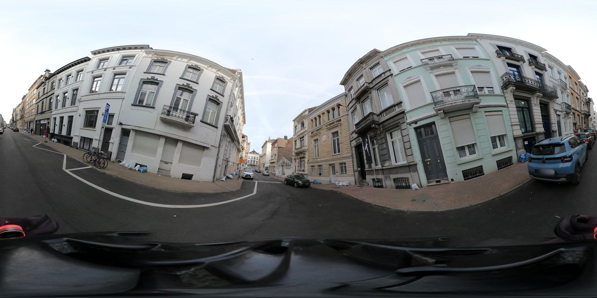 Street view near Hotel De Boeck's, Ixelles — © RaphaelPasLoin (CC BY-SA · Mapillary)