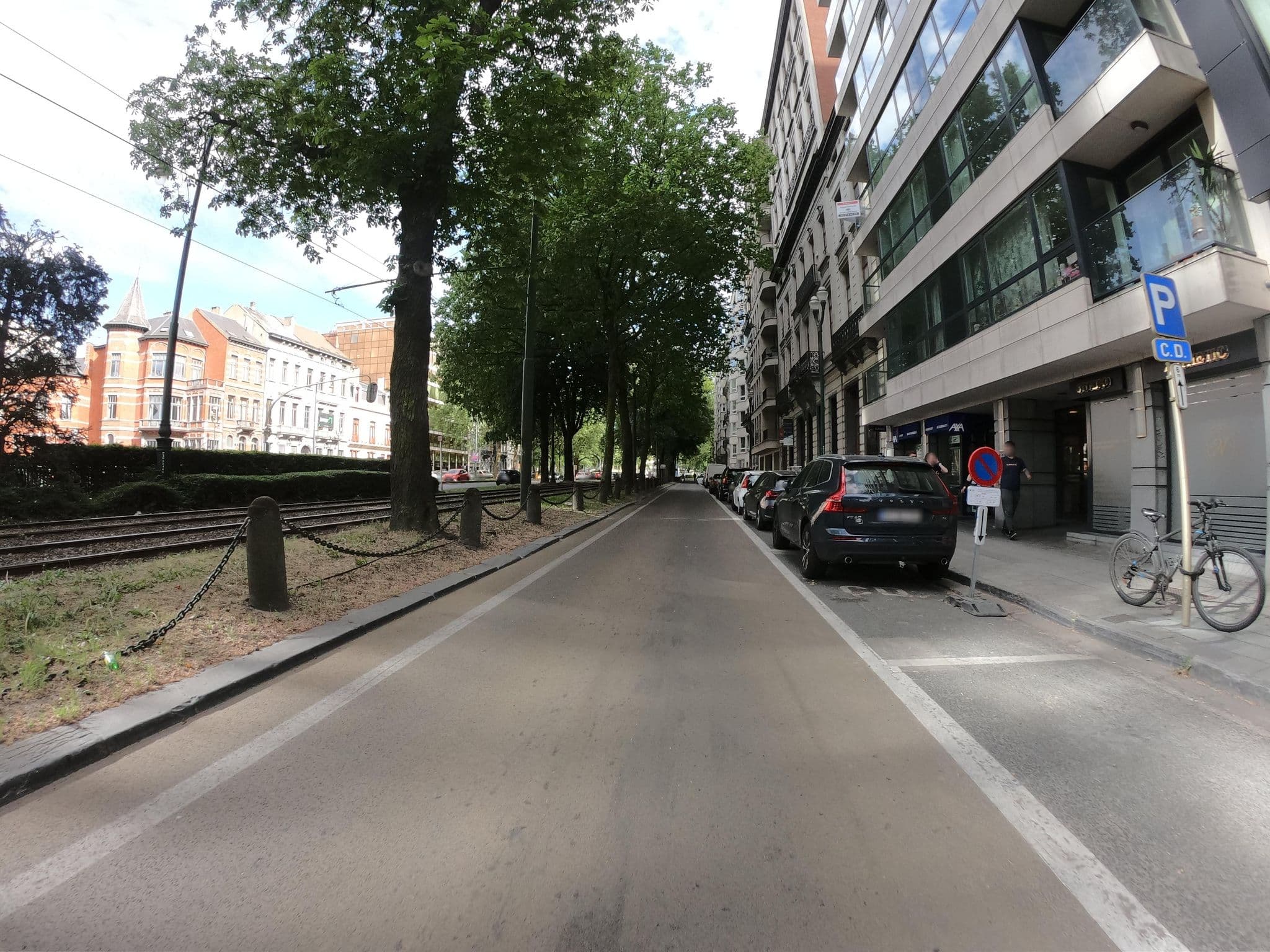 Street view near Econocom Managed Services, Ixelles — © joostjakob (CC BY-SA · Mapillary)