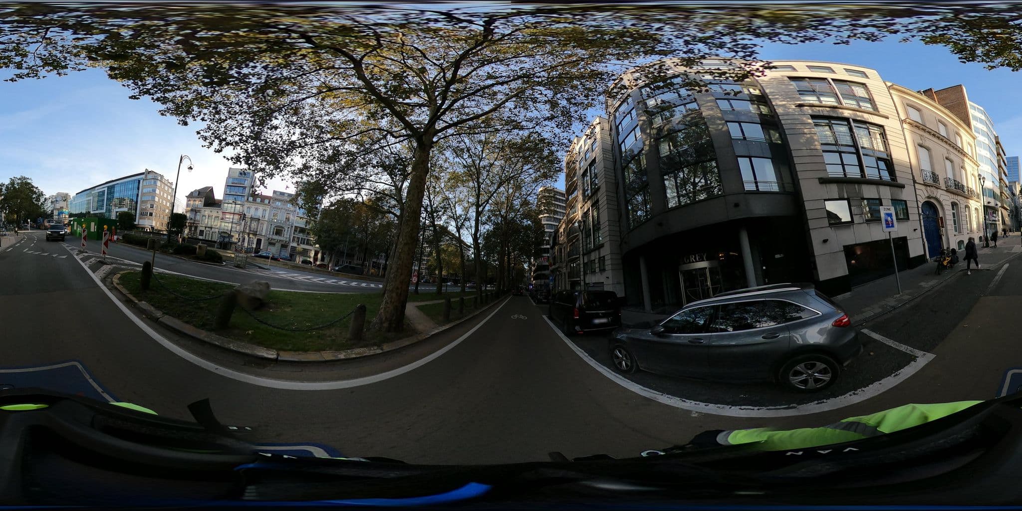 Street view near Résidence Le Grey, Ixelles — © Stefdegreef (CC BY-SA · Mapillary)