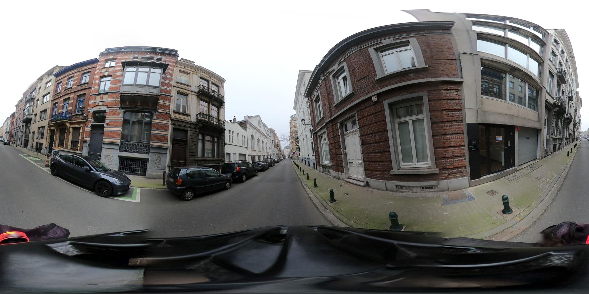 Street view near Studio Louise-Place Stéphanie, Ixelles — © RaphaelPasLoin (CC BY-SA · Mapillary)