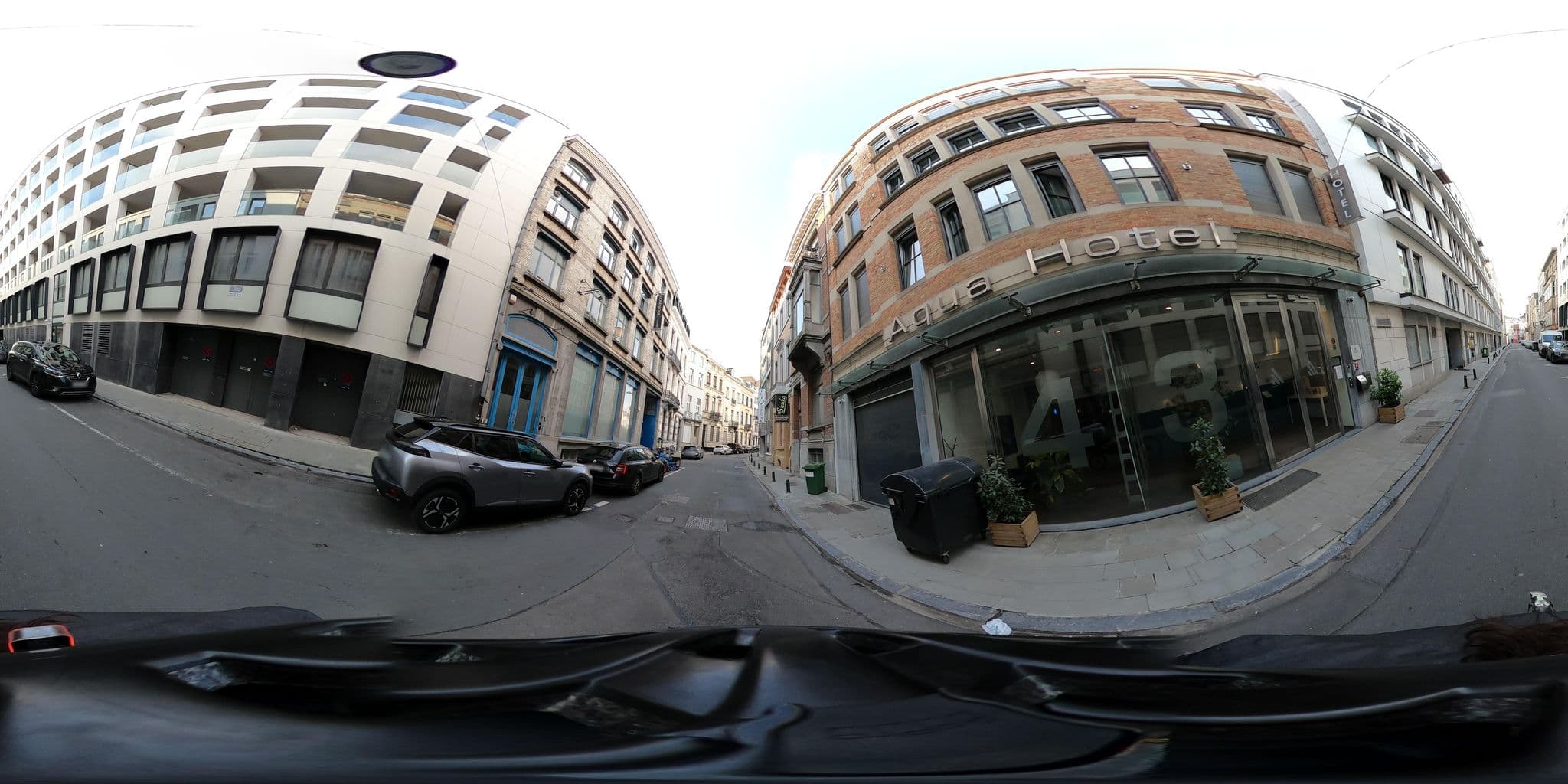 Street view near Hotel Aqua Brussels, Ixelles — © RaphaelPasLoin (CC BY-SA · Mapillary)