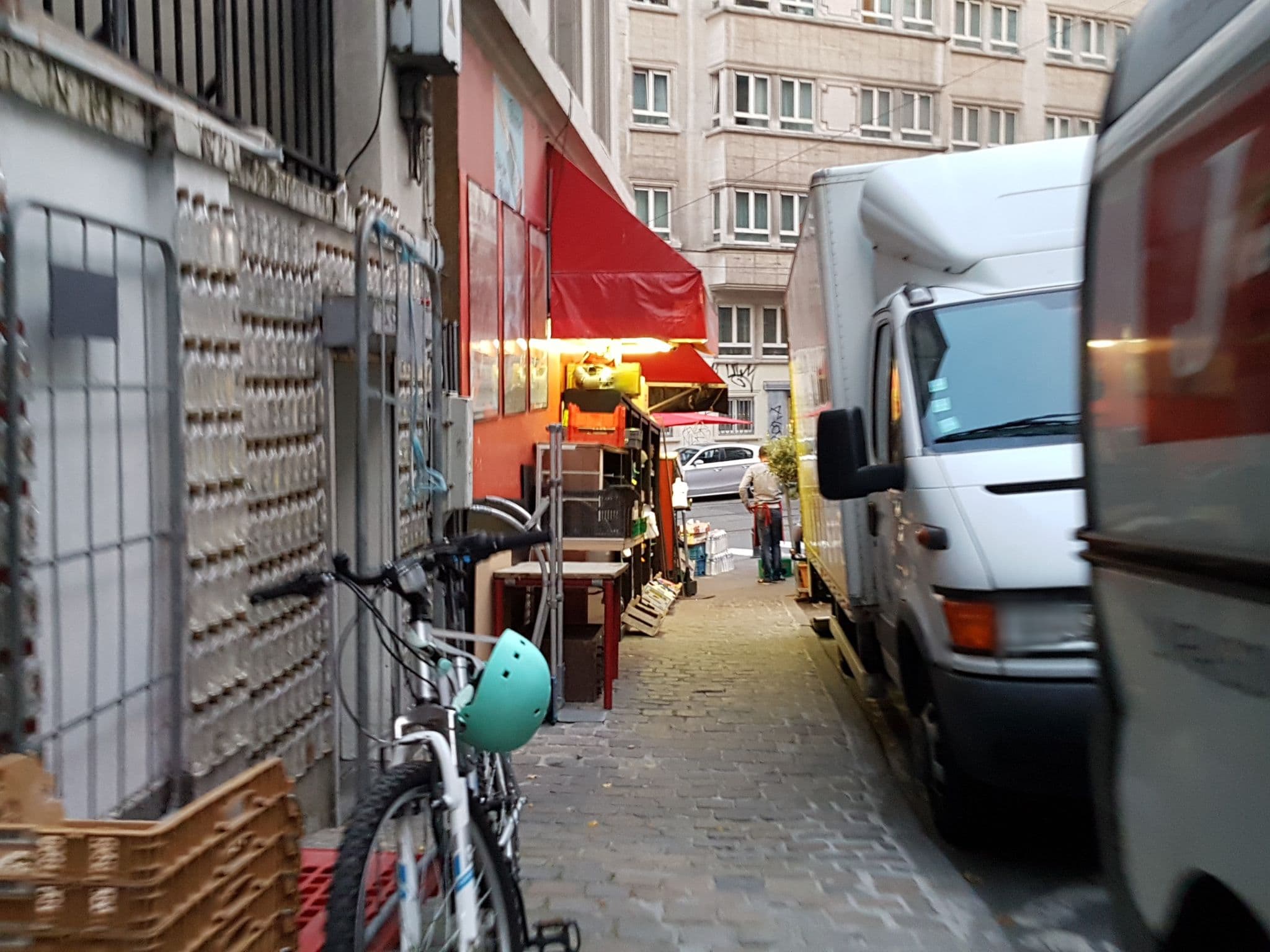 Street view near Be&Be Louise, Ixelles — © filipc (CC BY-SA · Mapillary)