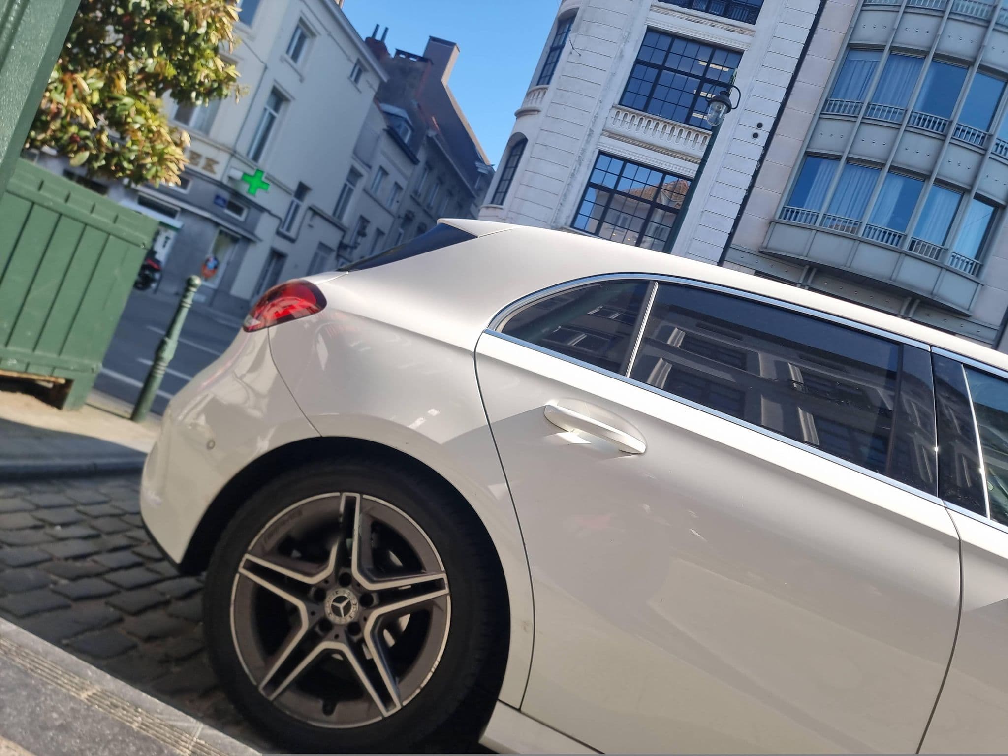 Street view near smartflats royal, Ixelles — © mapfool (CC BY-SA · Mapillary)