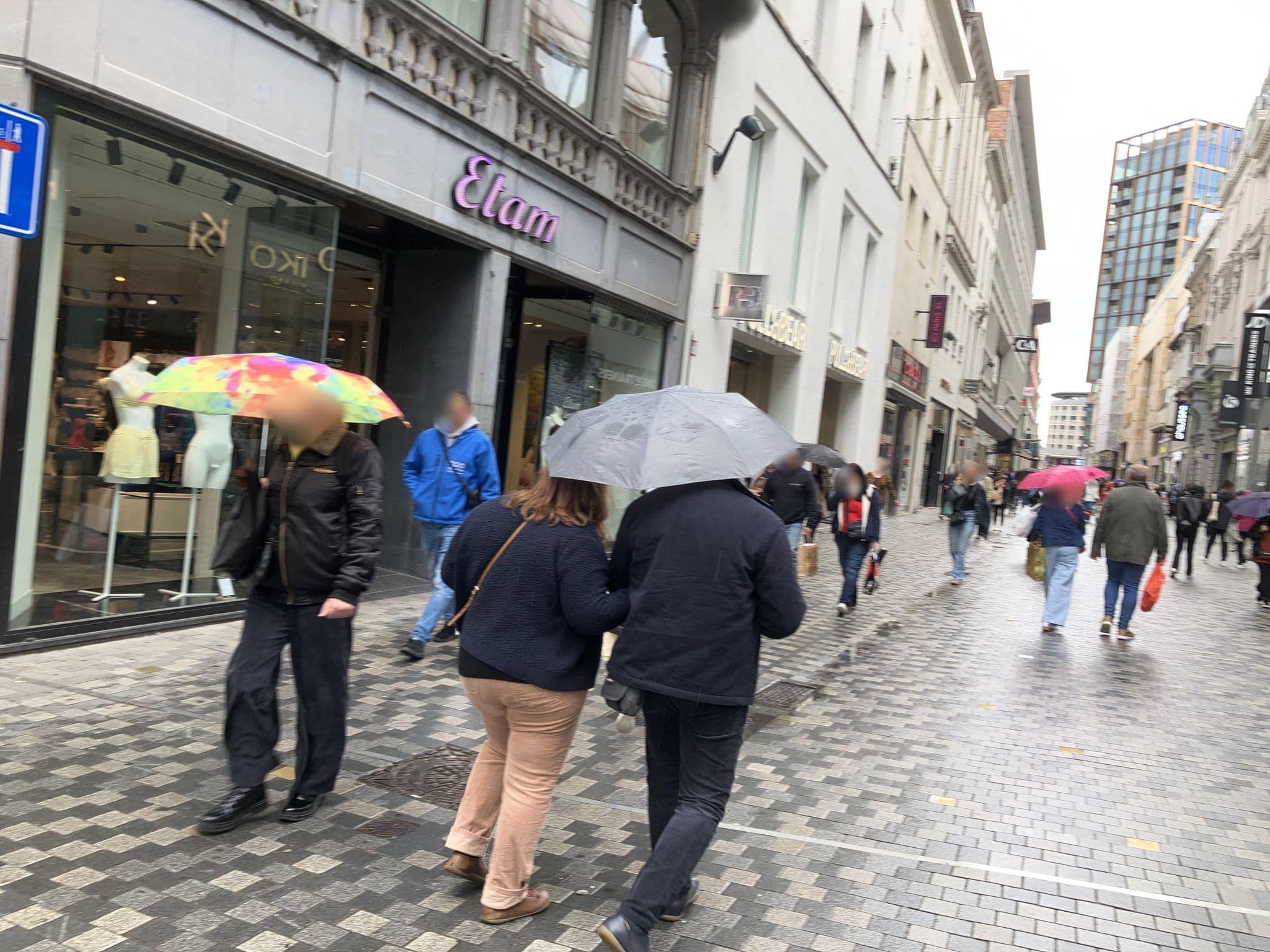 Street view near Notre-Dame Des Graces, Brussels — © southglos (CC BY-SA · Mapillary)