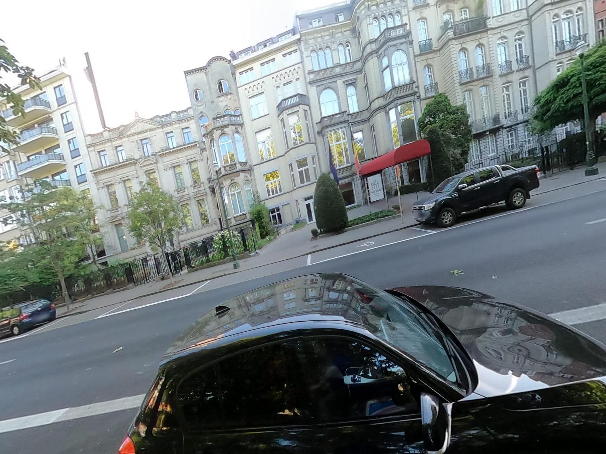 Street view near Best Western Plus Park Hotel, Etterbeek — © RaphaelPasLoin (CC BY-SA · Mapillary)