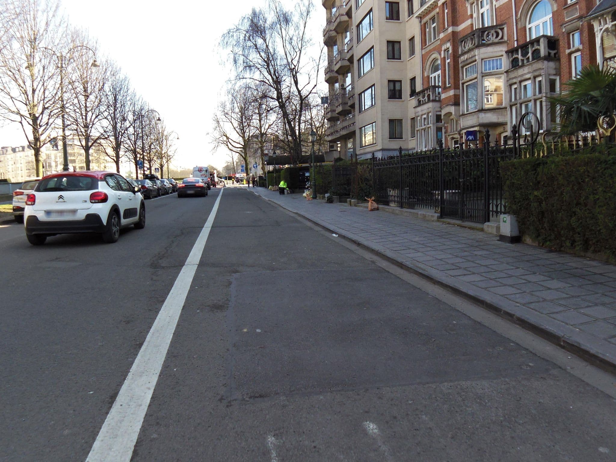 Street view near Europarthotel Montgomery, Etterbeek — © thierry1030 (CC BY-SA · Mapillary)