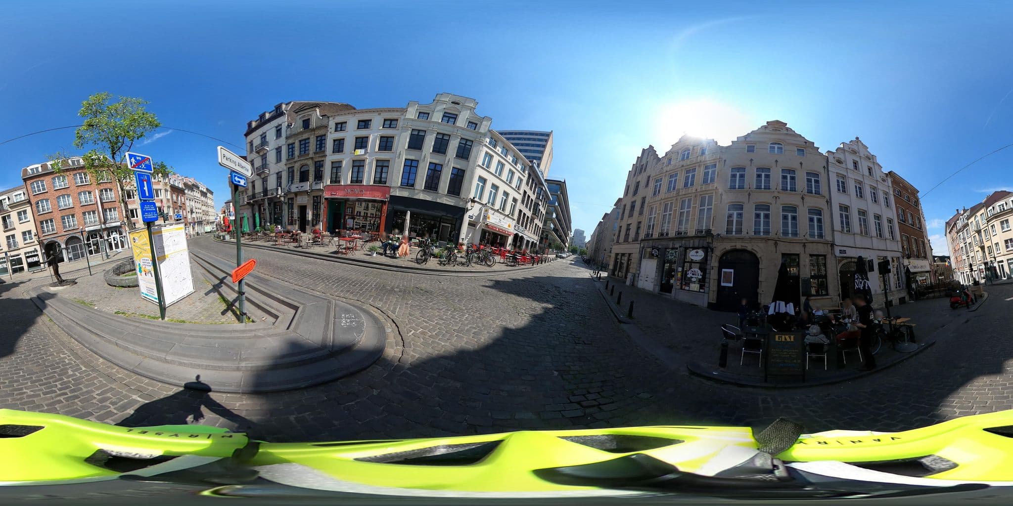 Street view near Le Coup de Coeur, Brussels — © Stefdegreef (CC BY-SA · Mapillary)