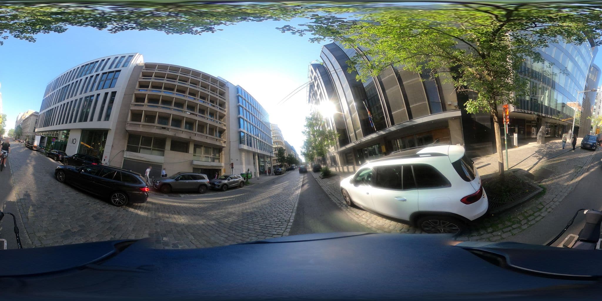 Street view near The Fontainbleu Suite, Ixelles — © thierry1030 (CC BY-SA · Mapillary)
