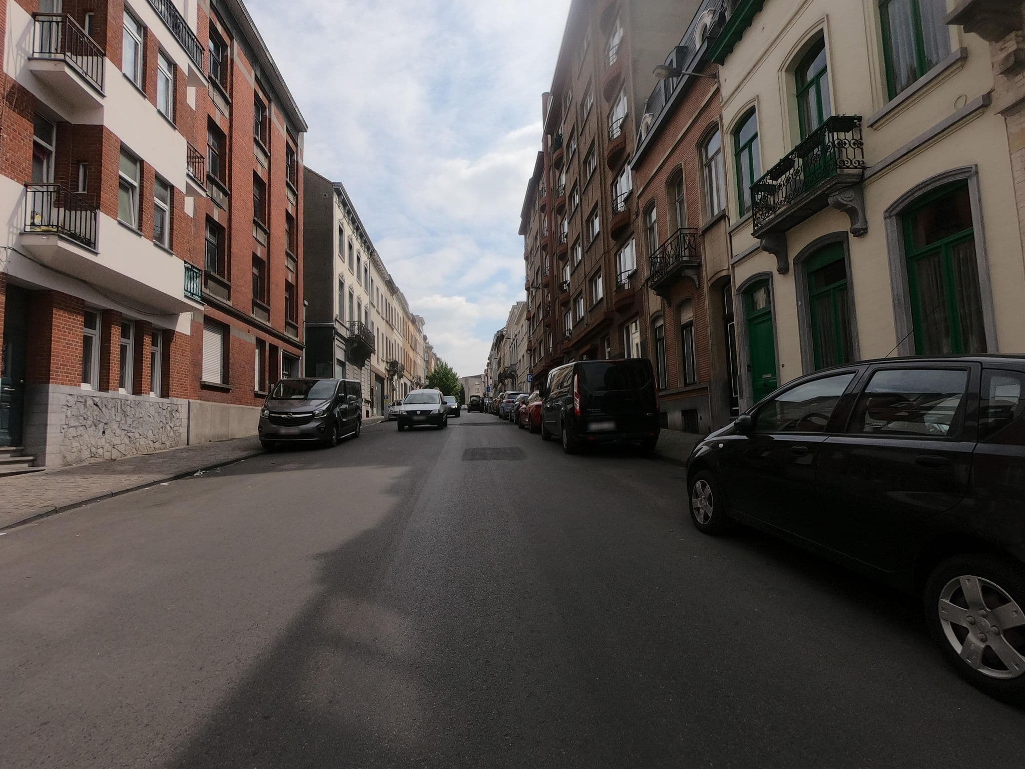 Street view near Dolce La Hulpe Brussles, Saint-Josse-ten-Noode — © thierry1030 (CC BY-SA · Mapillary)