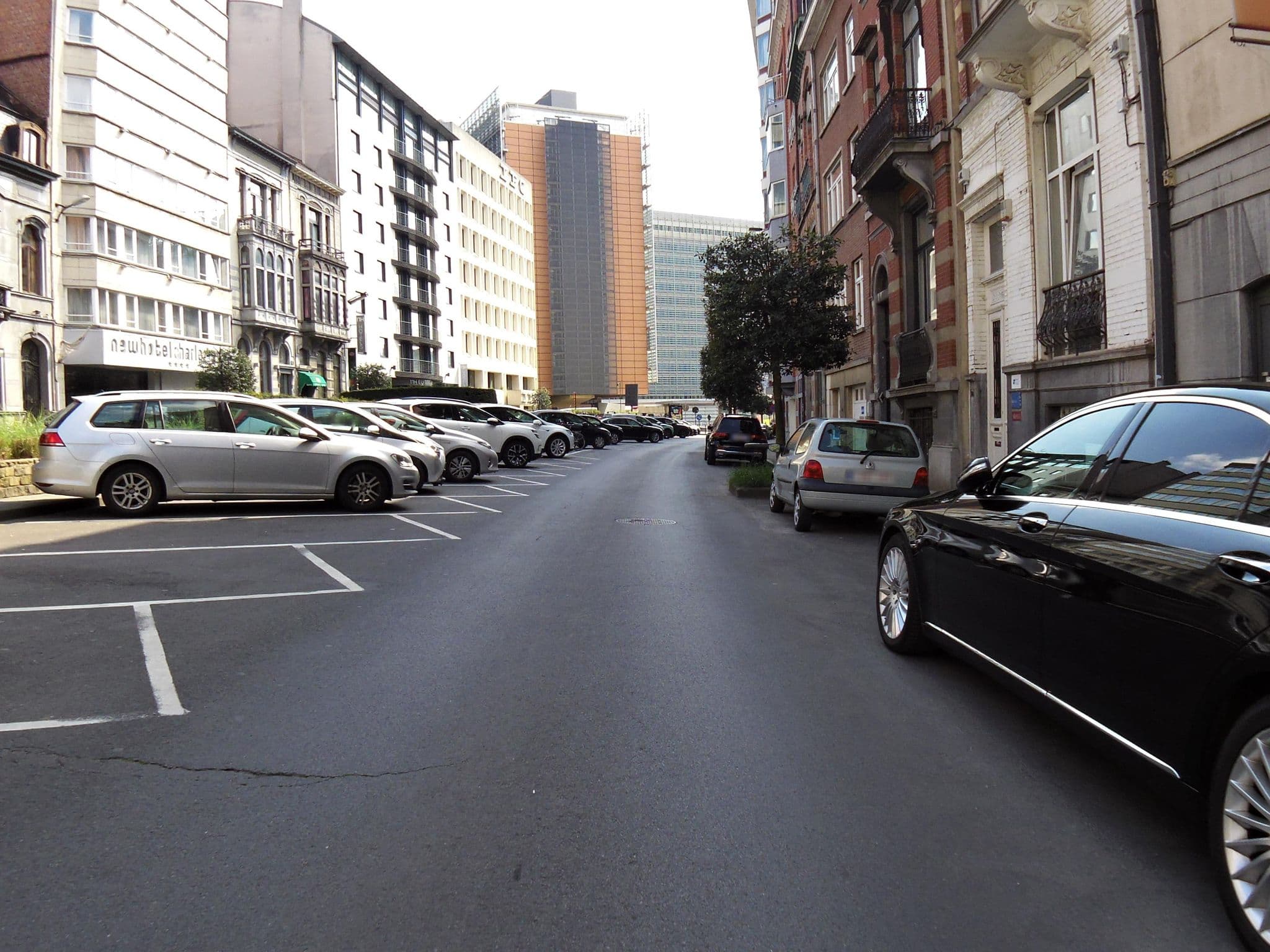 Street view near Eurovillage Hotel, Saint-Josse-ten-Noode — © thierry1030 (CC BY-SA · Mapillary)