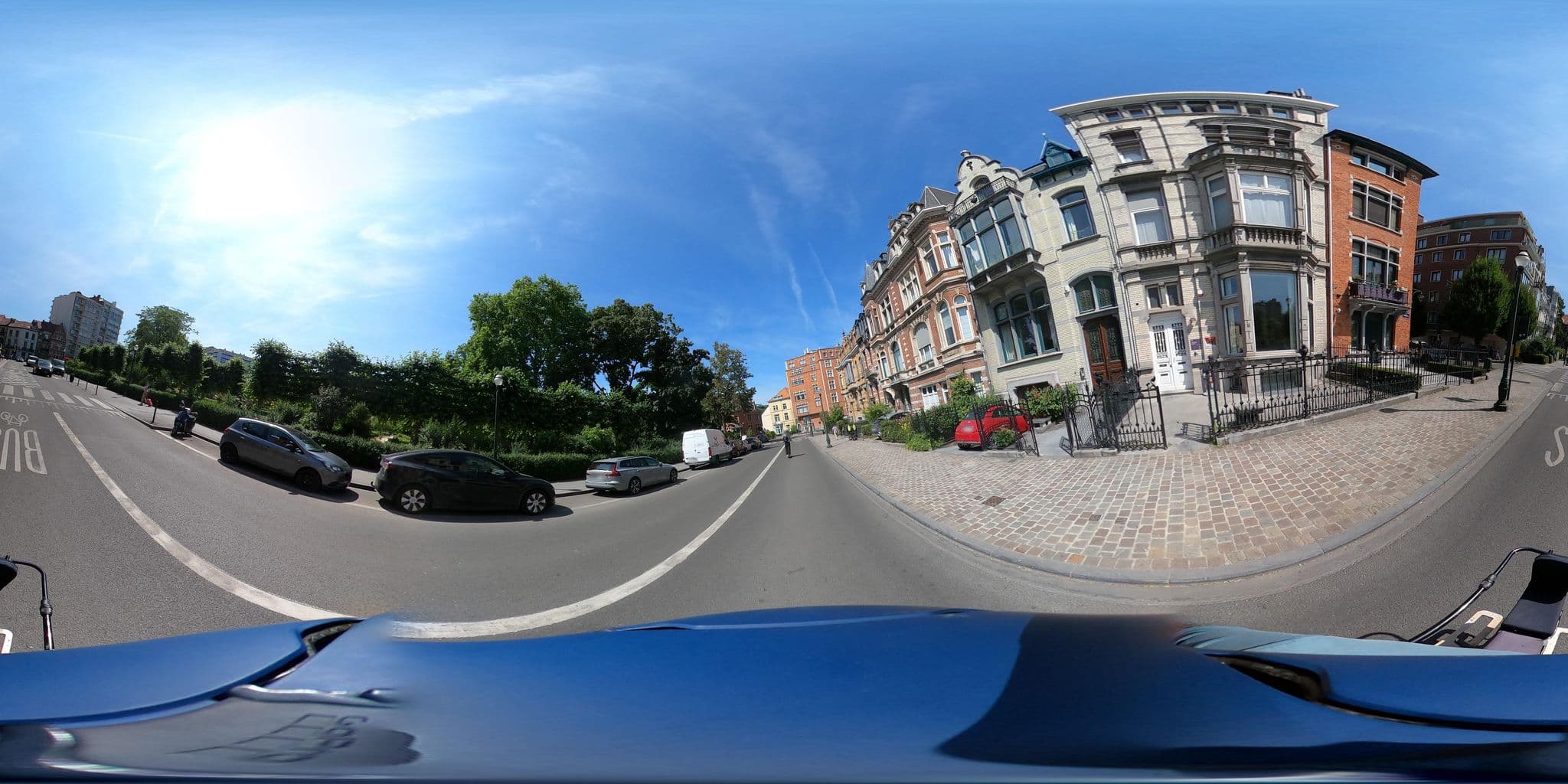 Street view near Beapart, Saint-Josse-ten-Noode — © thierry1030 (CC BY-SA · Mapillary)