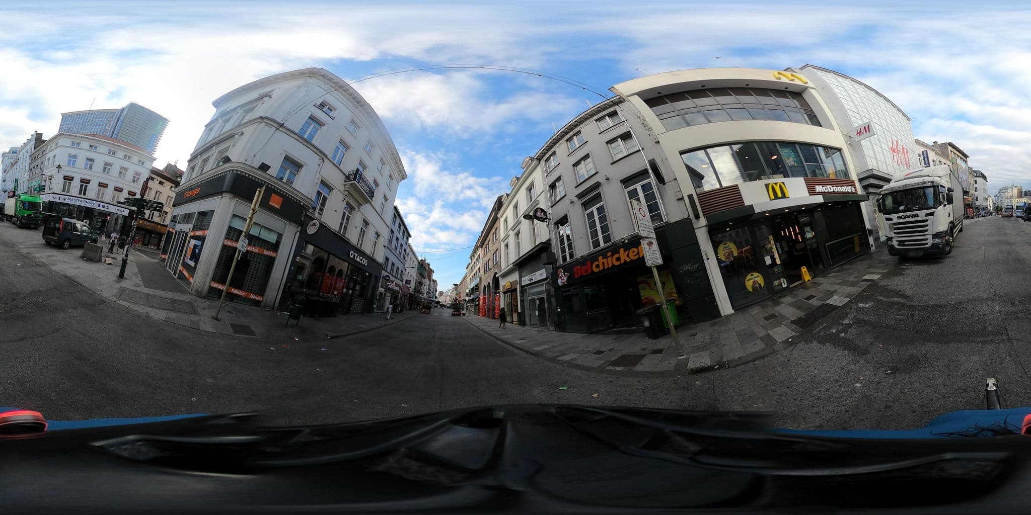Street view near Smartflats City - Toison d'Or, Ixelles — © RaphaelPasLoin (CC BY-SA · Mapillary)