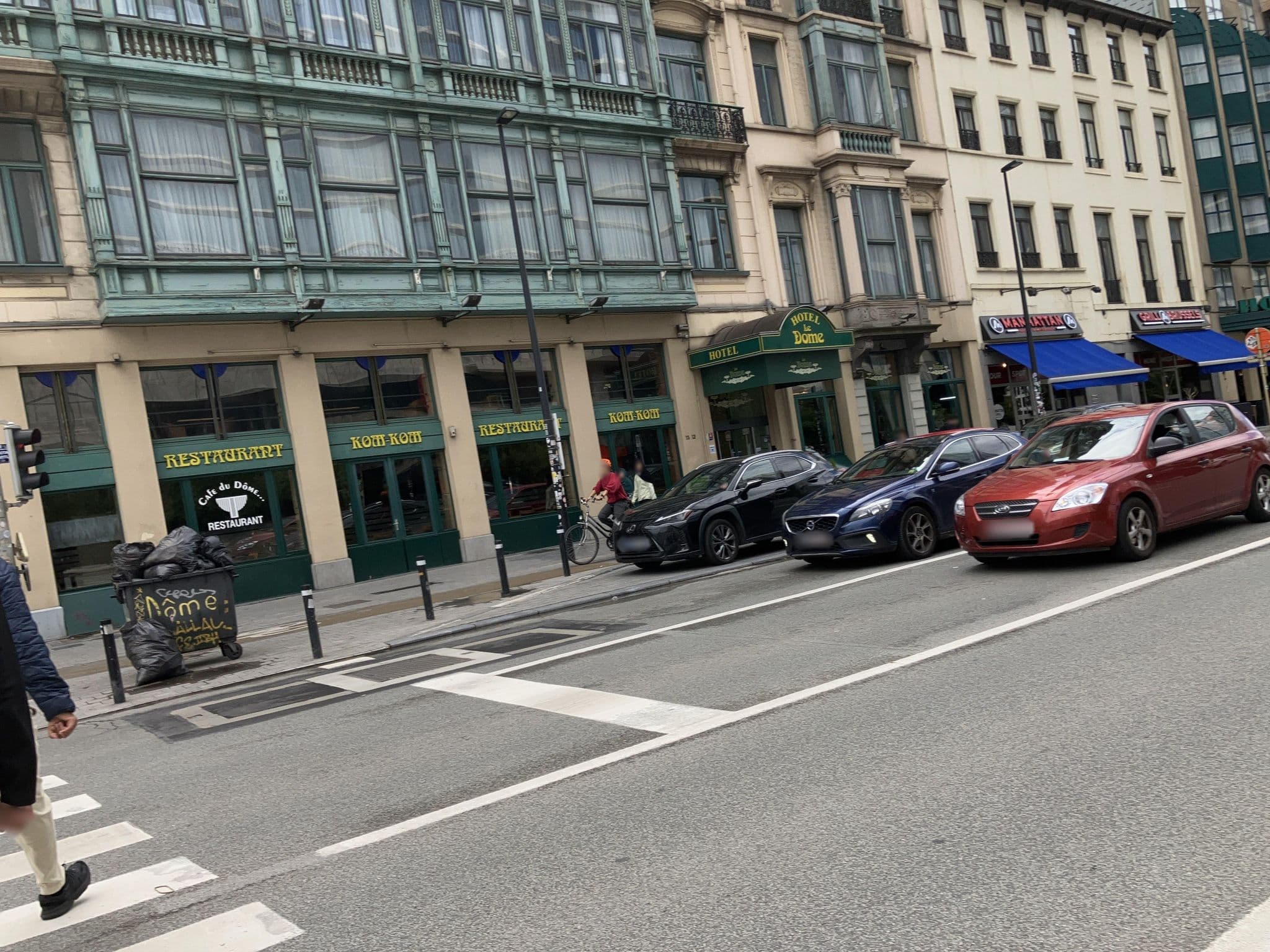 Street view near La Dome Hotel, Brussels — © southglos (CC BY-SA · Mapillary)