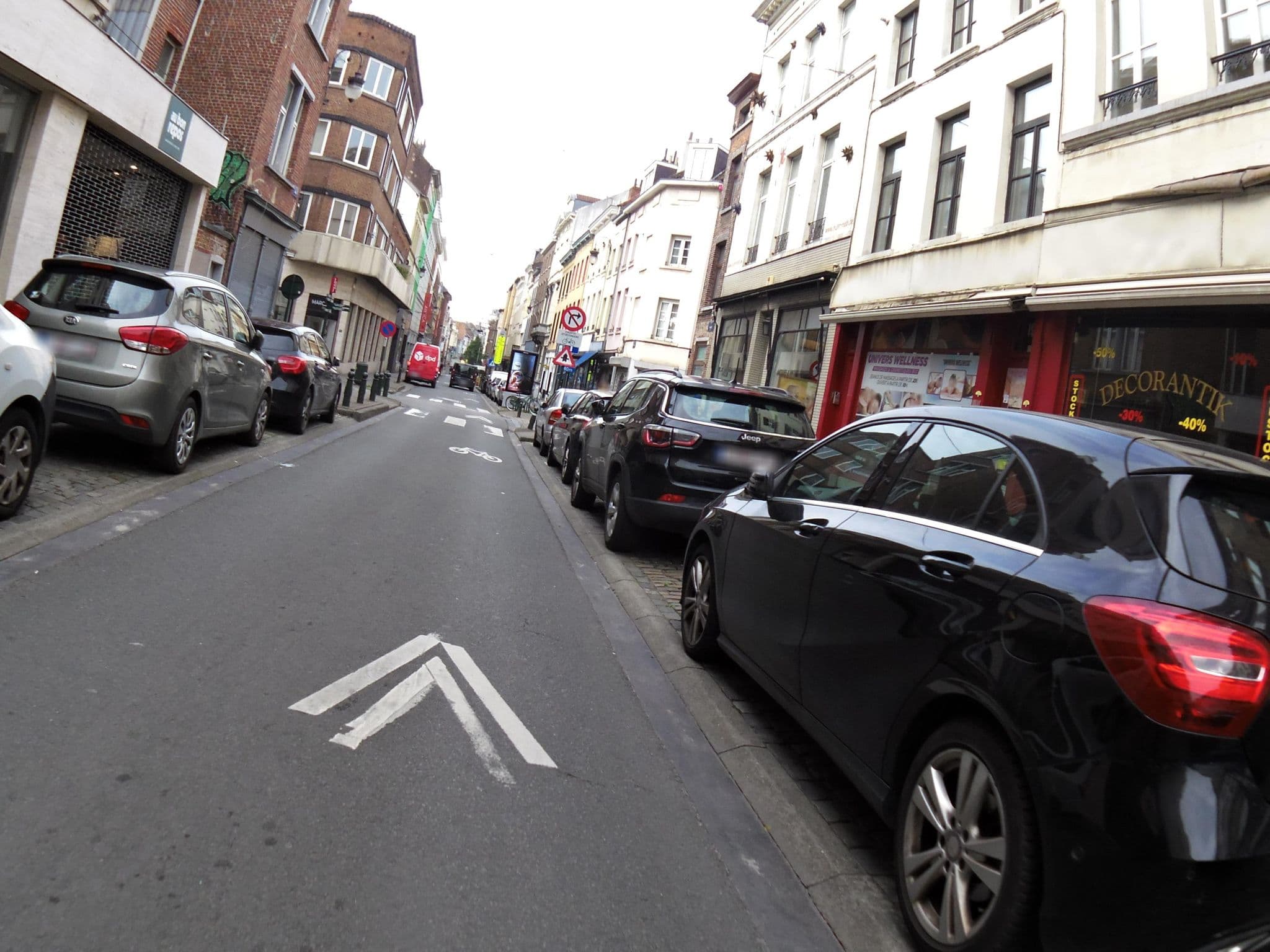 Street view near Sablon-Aire, Brussels — © thierry1030 (CC BY-SA · Mapillary)