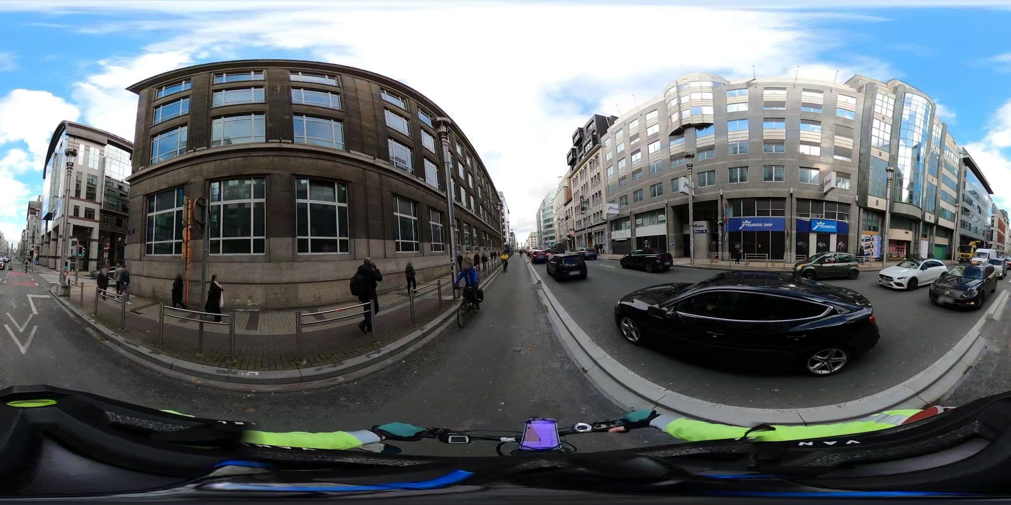 Street view near Ibis Hotel, Saint-Josse-ten-Noode — © Stefdegreef (CC BY-SA · Mapillary)