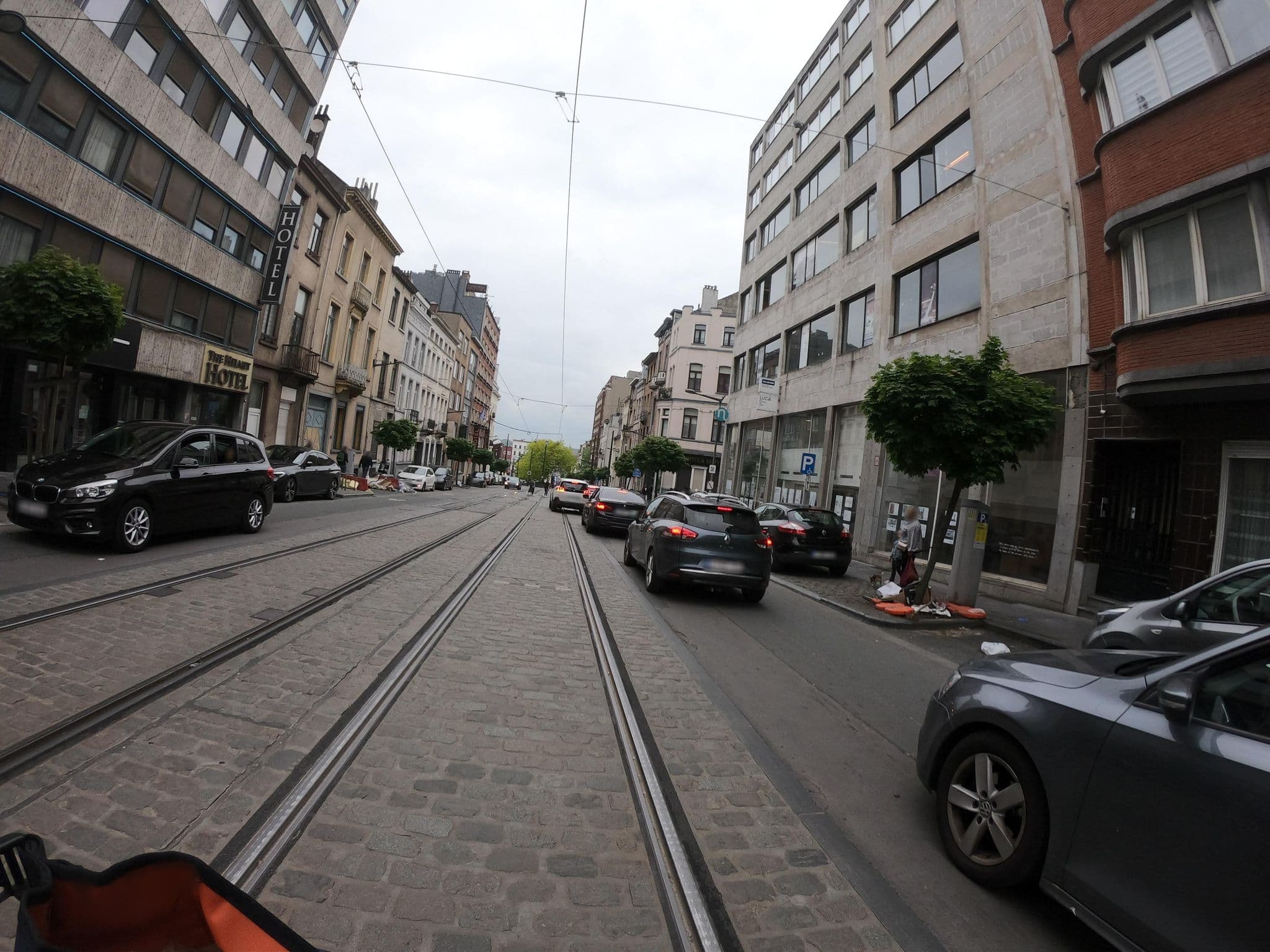 Street view near The Helmet Hotel, Saint-Josse-ten-Noode — © thierry1030 (CC BY-SA · Mapillary)