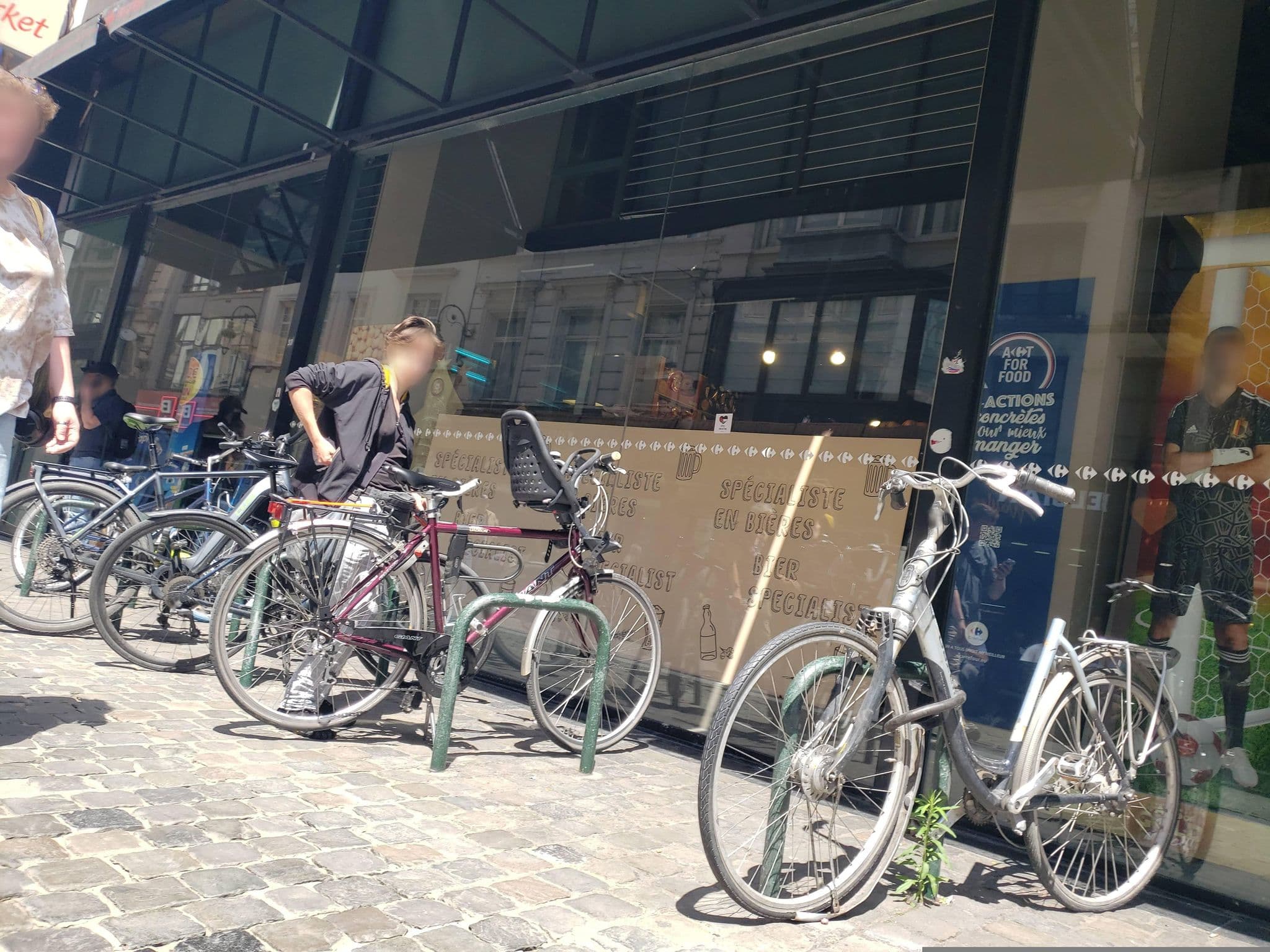 Street view near Le Coup de Coeur Appartement Marché aux Charbons, Brussels — © mapfool (CC BY-SA · Mapillary)