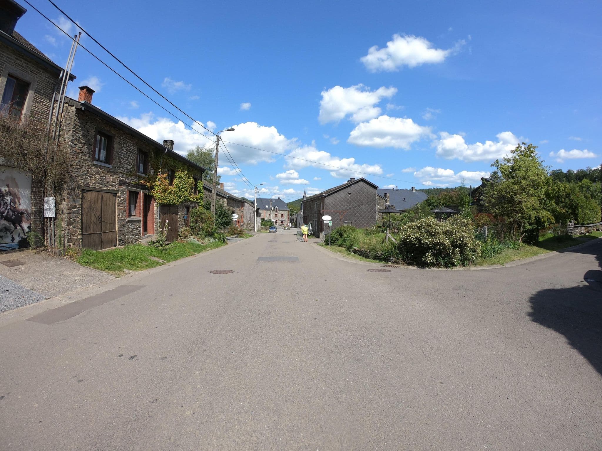 Street view near Herberg Le Lognard, Bièvre — © joostjakob (CC BY-SA · Mapillary)