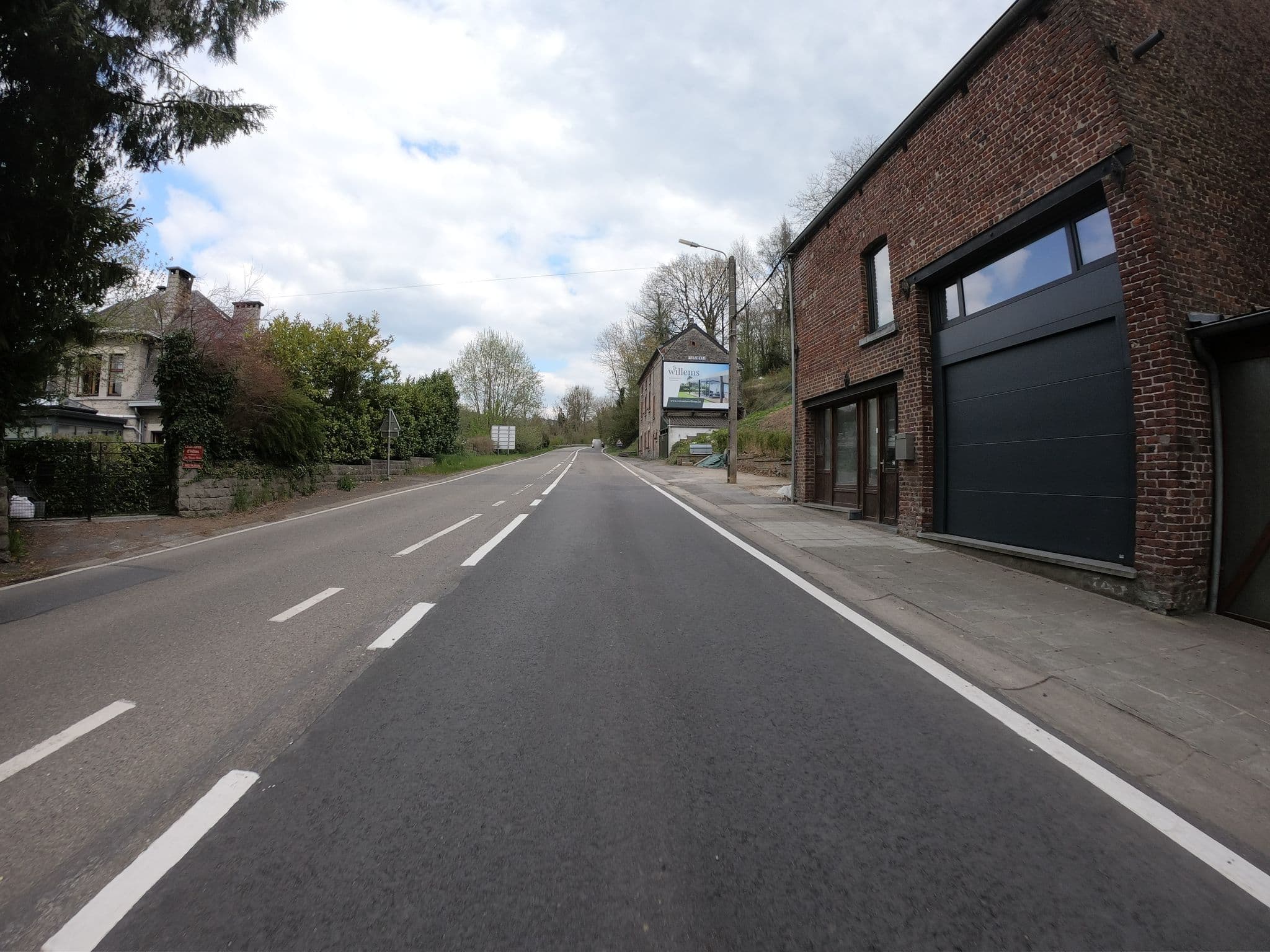 Street view near Les Heures Claires, Hastière-Lavaux — © joostjakob (CC BY-SA · Mapillary)