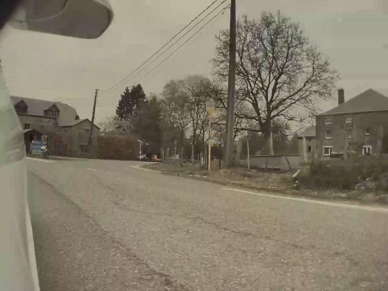 Street view near Les Aglires, La Roche-en-Ardenne — © tumblecow (CC BY-SA · Mapillary)