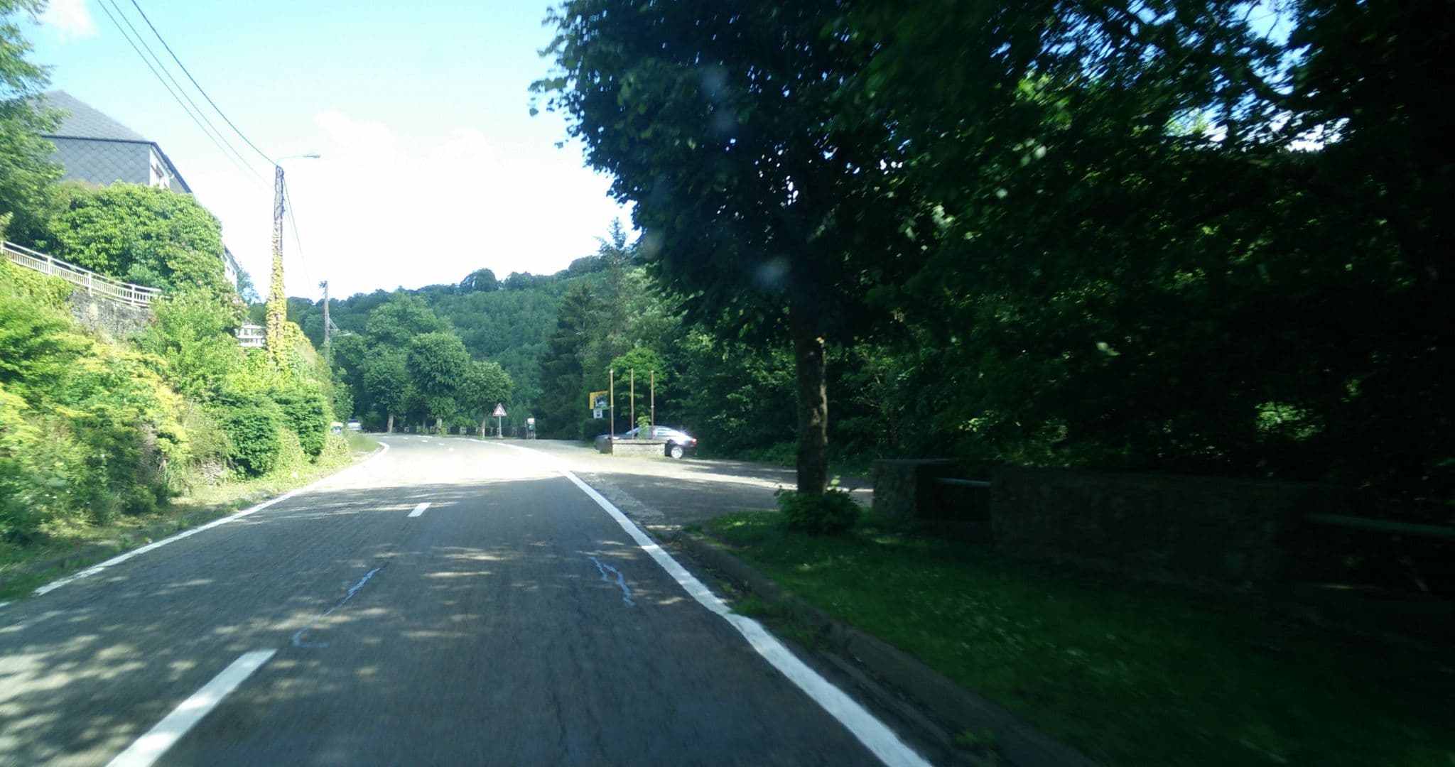 Street view near le linchet, La Roche-en-Ardenne — © joostjakob (CC BY-SA · Mapillary)