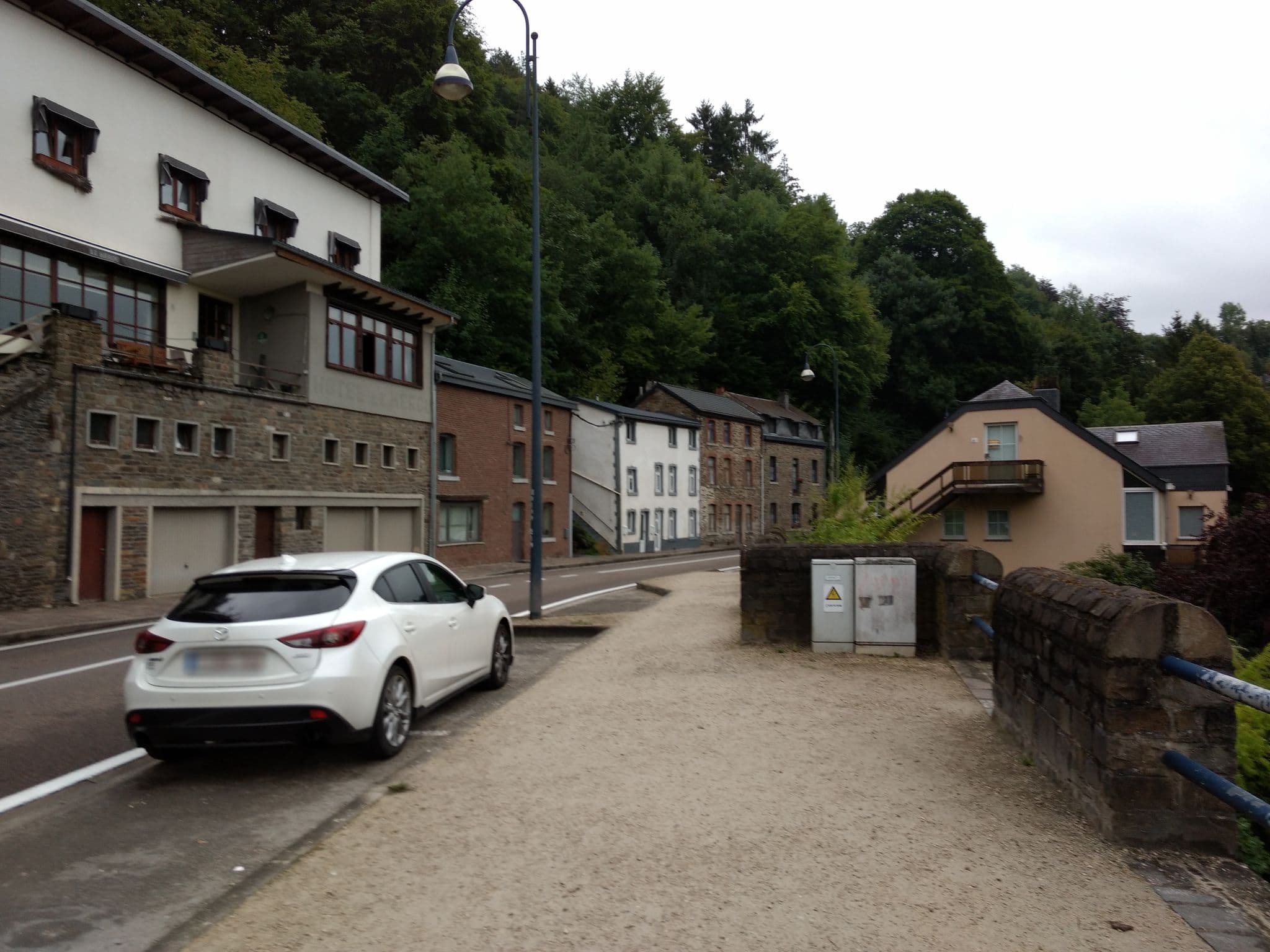 Street view near La Belle Rive, La Roche-en-Ardenne — © polyglot (CC BY-SA · Mapillary)