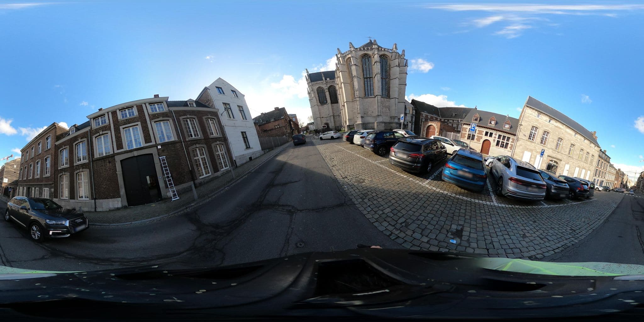 Street view near Faubourg Saint Martin, Liège — © ledantec (CC BY-SA · Mapillary)