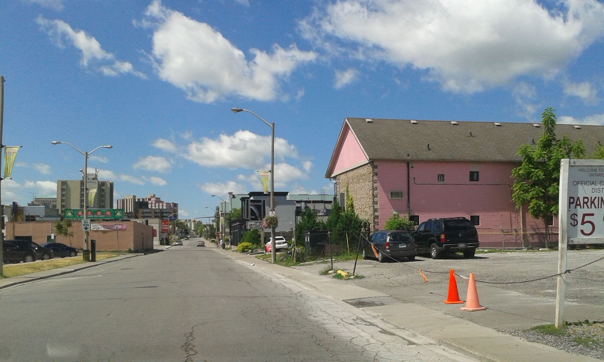 Street view near The Falls Family Lodge, Niagara Falls — © thetornado76 (CC BY-SA · Mapillary)