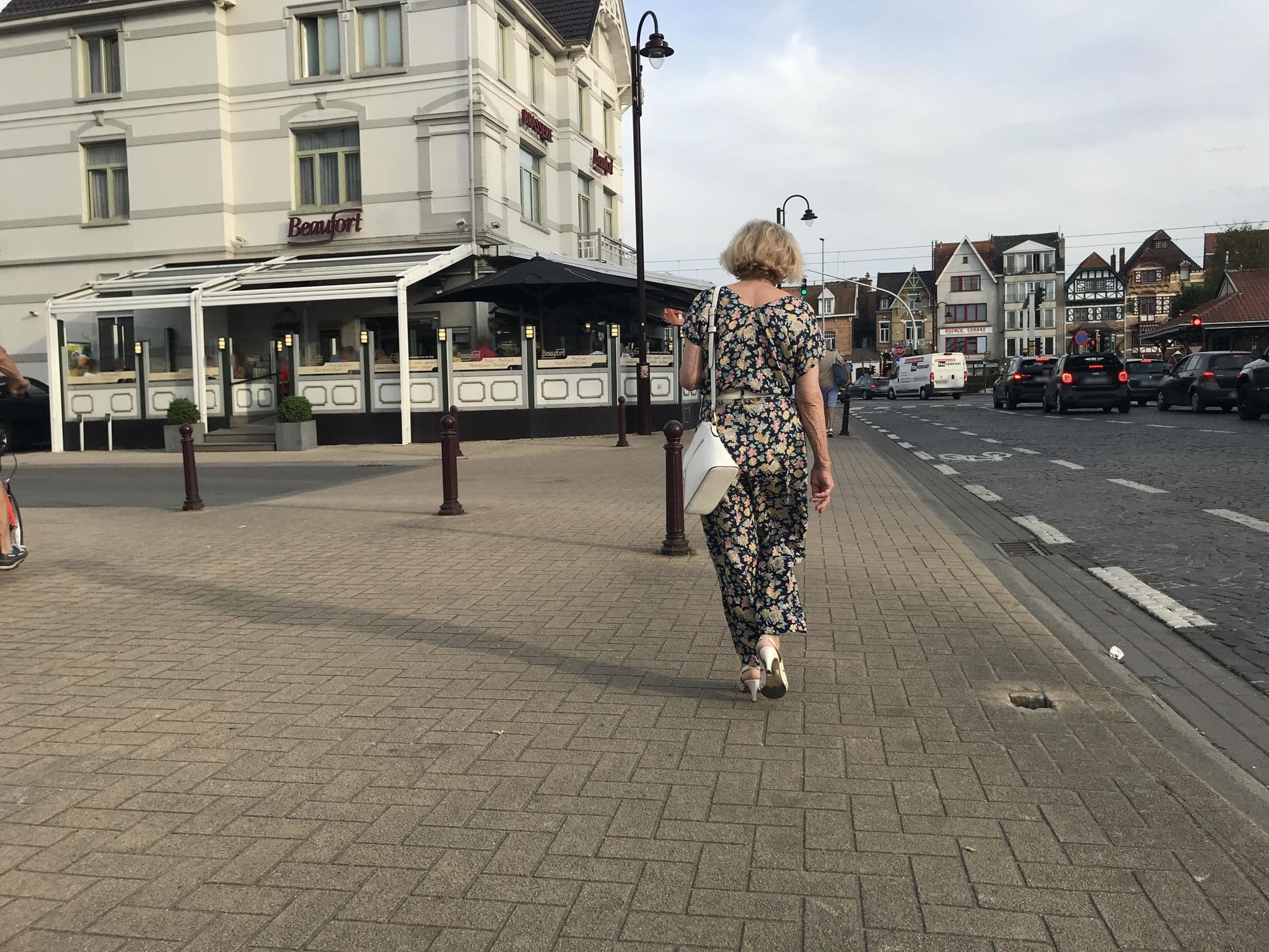 Street view near De Groote-Van Brussel bvba, De Haan — © miguel_andrade (CC BY-SA · Mapillary)