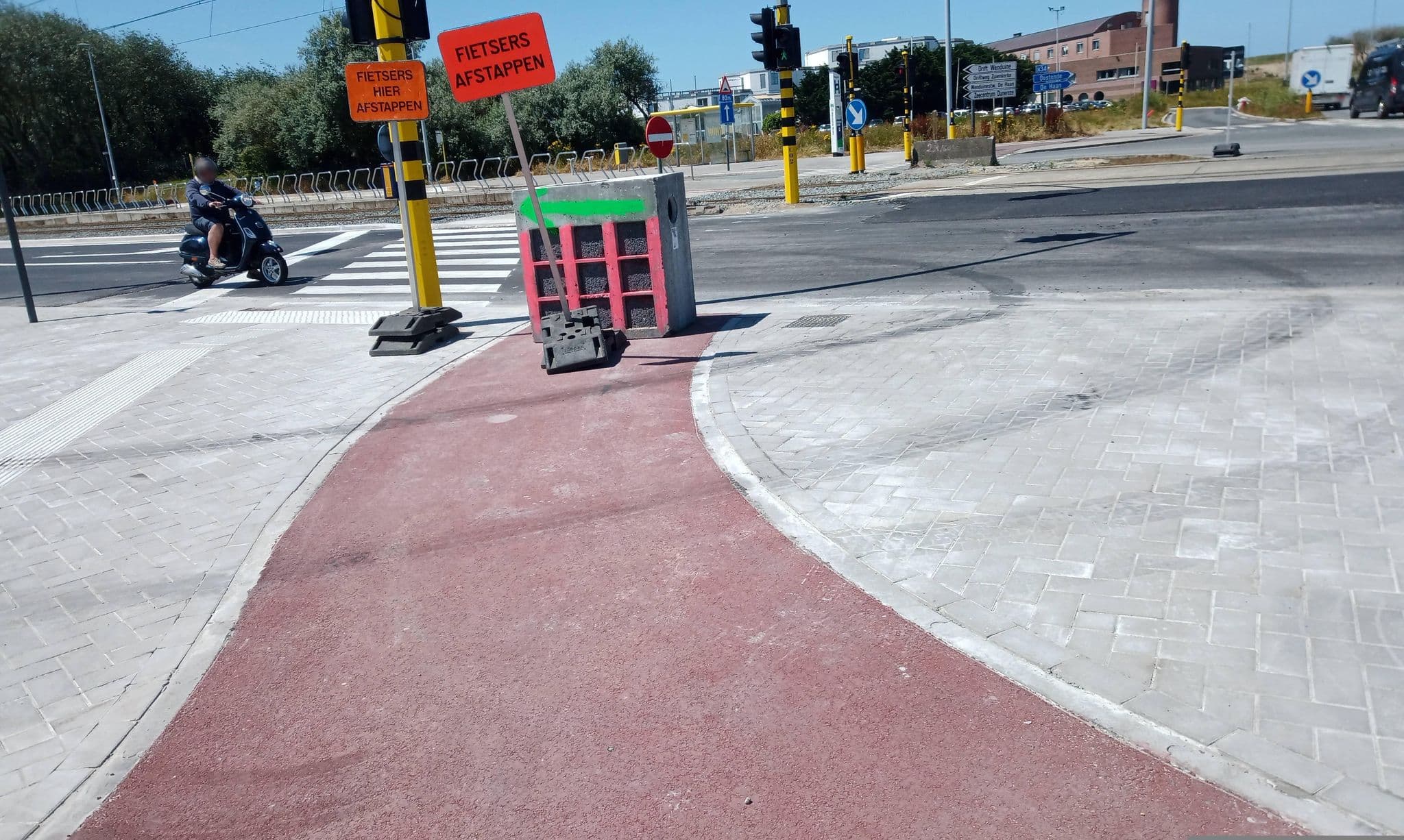 Street view near Stéphanie's Skyscraper, Wenduine — © wtthibo (CC BY-SA · Mapillary)