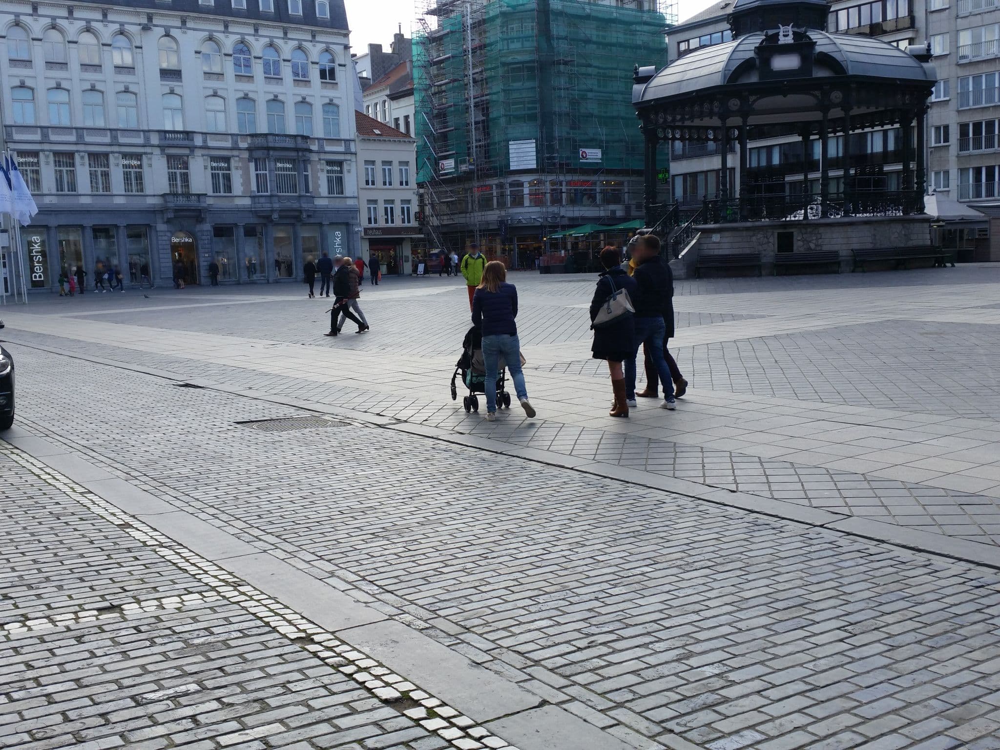 Street view near Pick's Hotel, Ostend — © filipc (CC BY-SA · Mapillary)