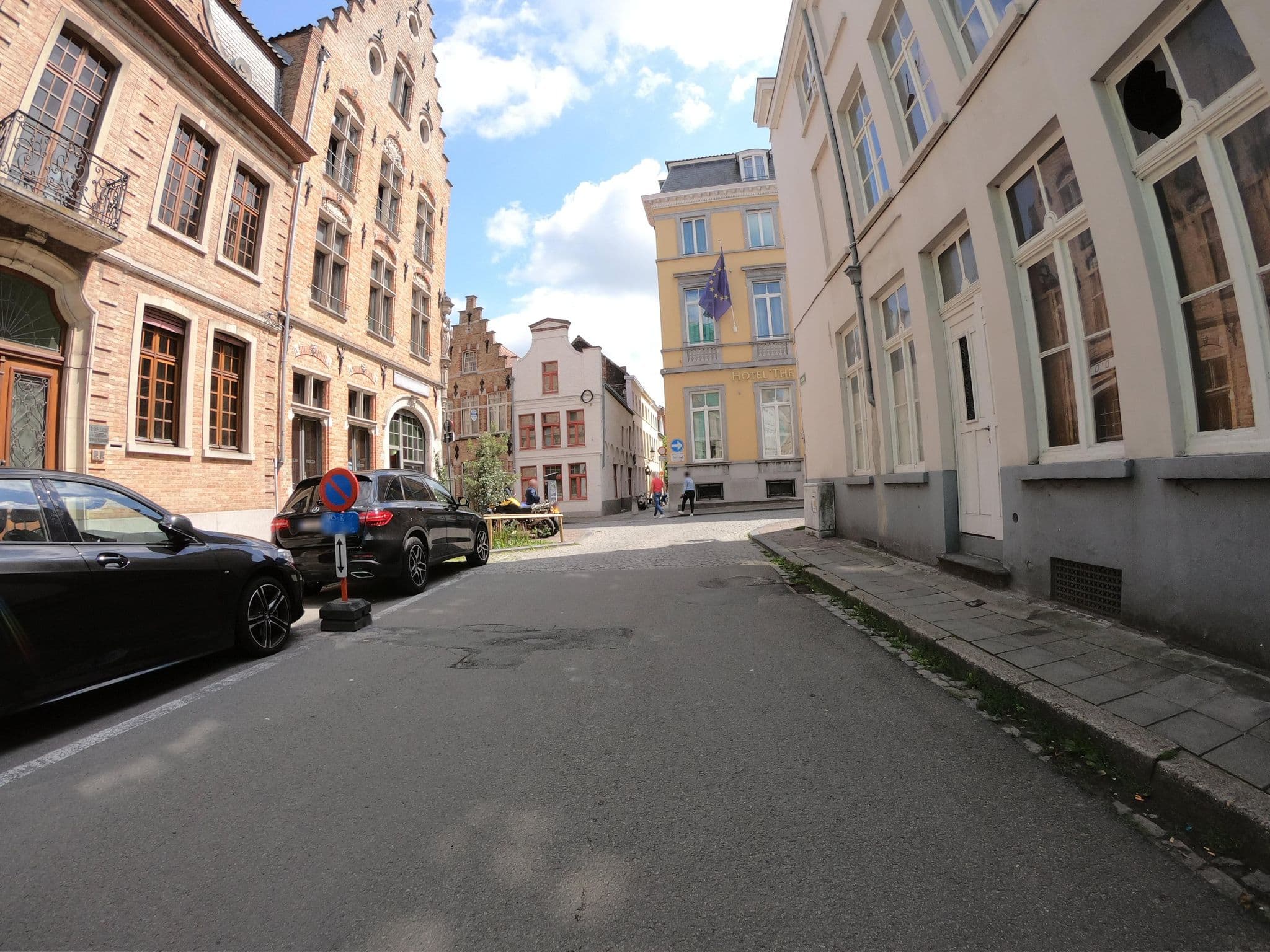 Street view near B&B in Bruges, Brugge — © filipc (CC BY-SA · Mapillary)