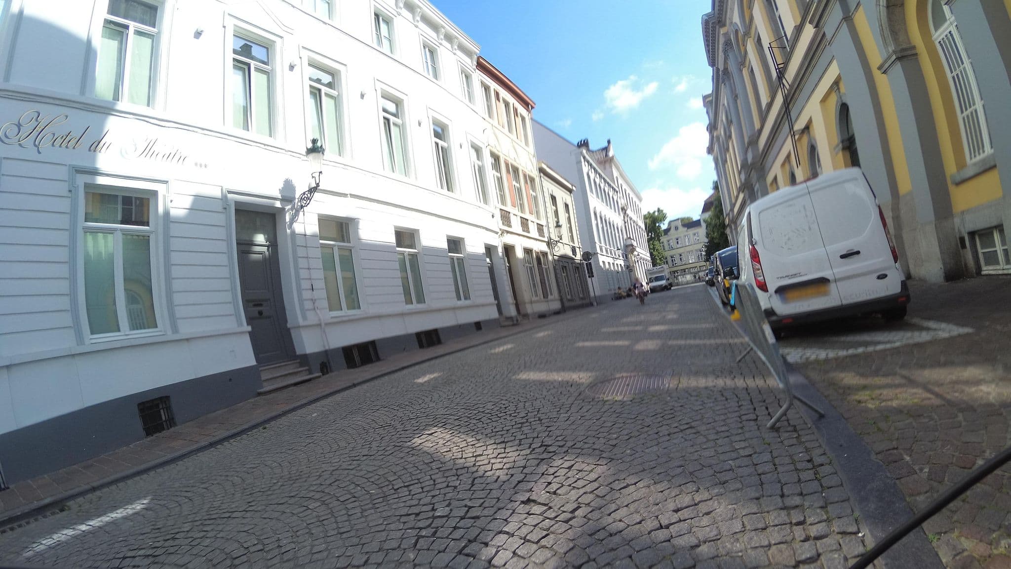 Street view near L'Hermitage, Brugge — © teddy73 (CC BY-SA · Mapillary)
