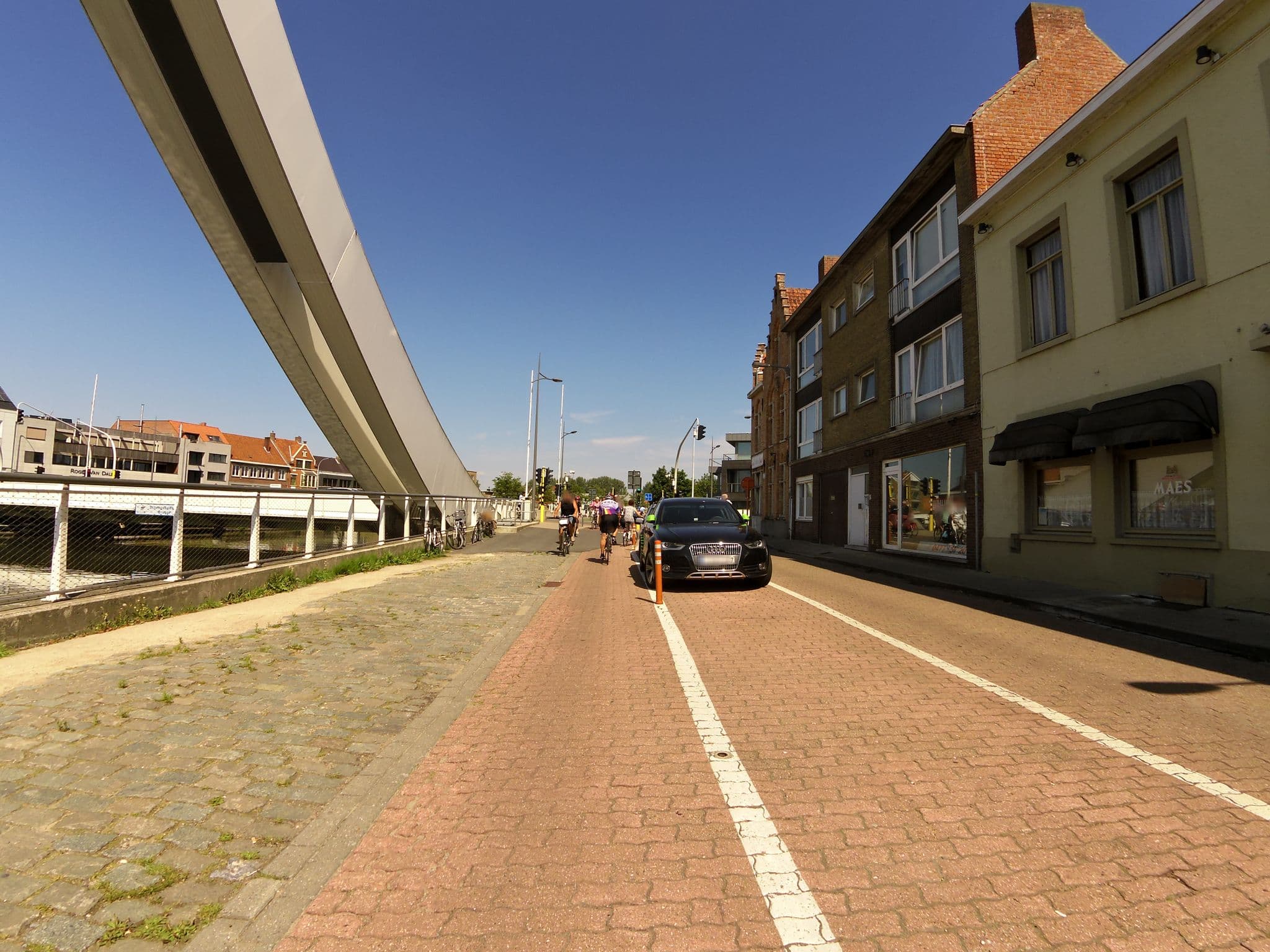 Street view near Gasthof De Kroon, Brugge — © zors1843 (CC BY-SA · Mapillary)