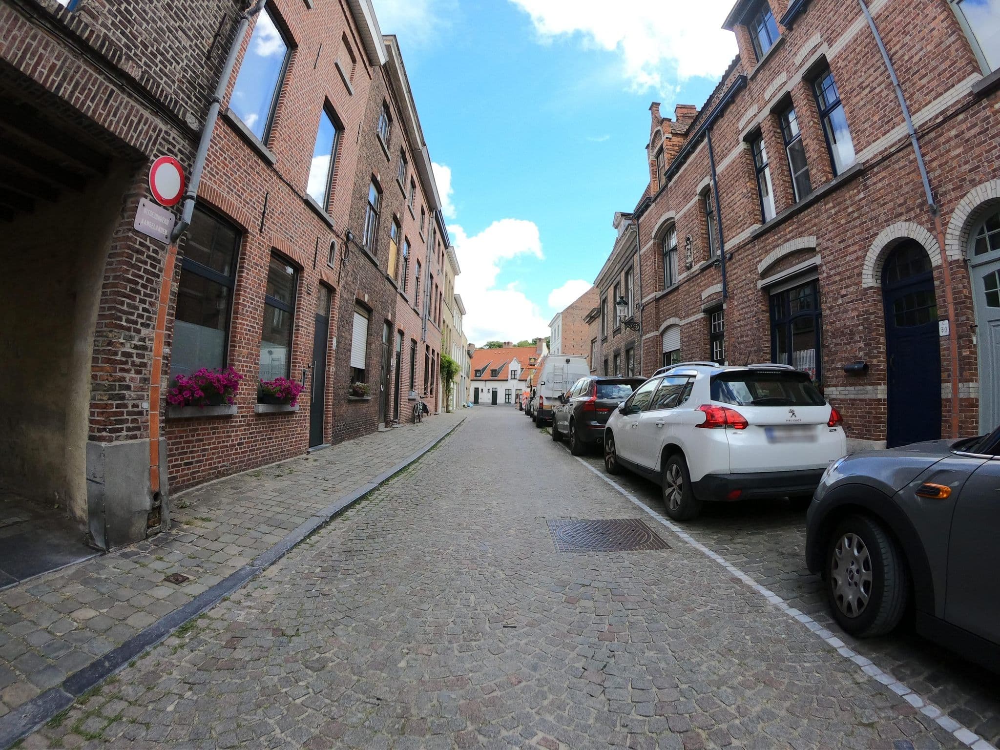 Street view near B&B Heart Of Bruges, Brugge — © filipc (CC BY-SA · Mapillary)