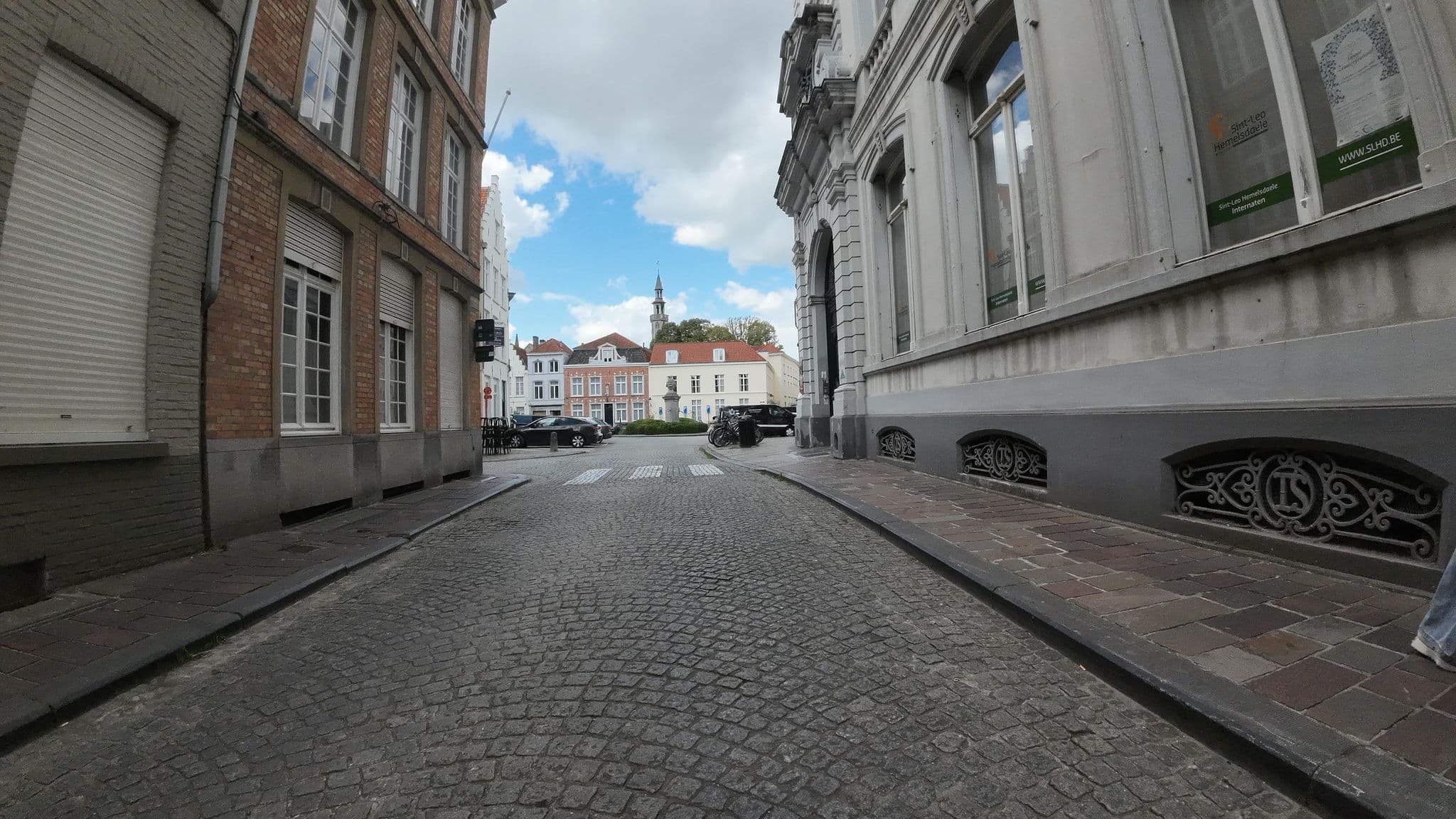 Street view near Huyze Cordoaenier, Brugge — © teddy73 (CC BY-SA · Mapillary)