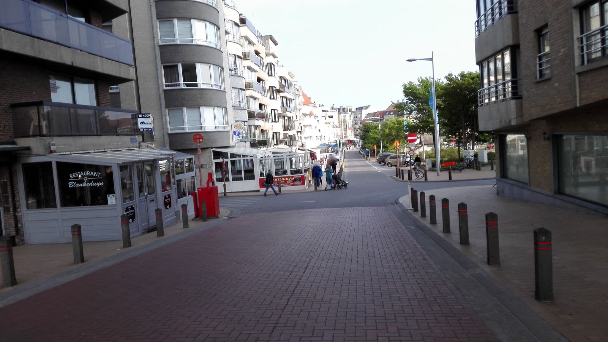 Street view near Residentie Blankeduyn, Blankenberge — © polyglot (CC BY-SA · Mapillary)