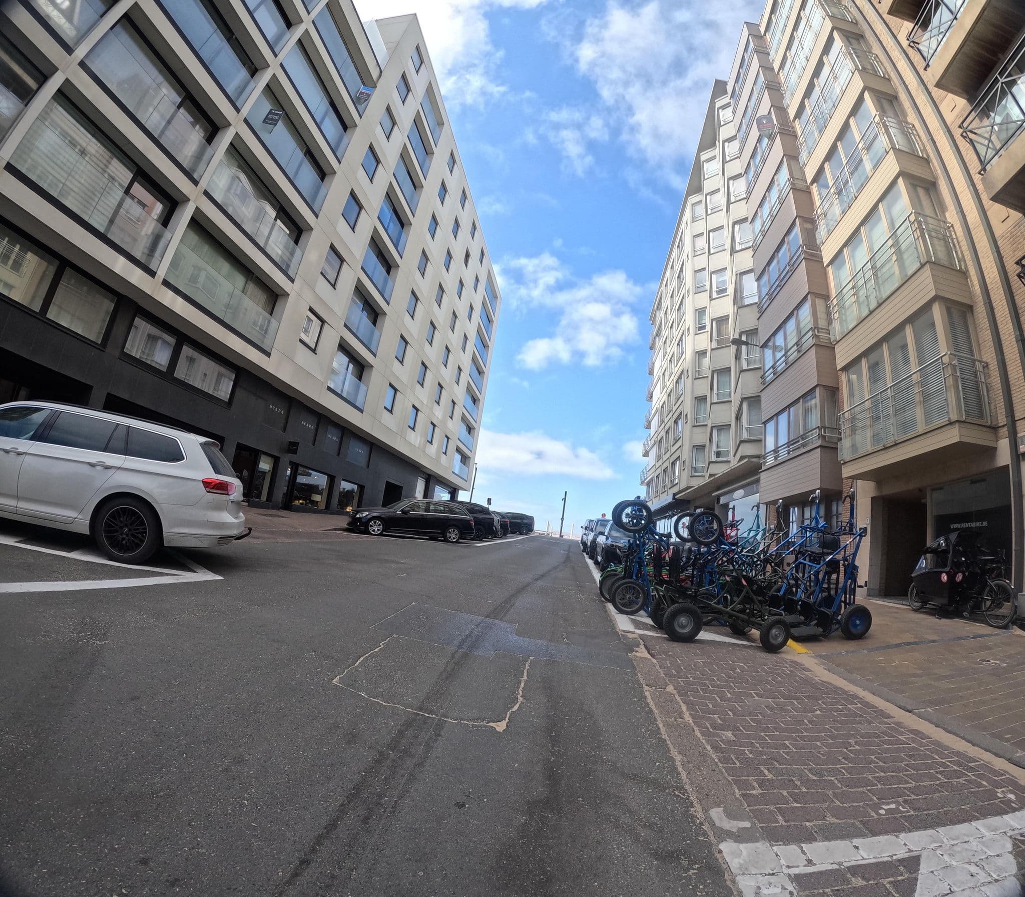 Street view near Appartement cosy à louer au Zoute, Knokke — © filipc (CC BY-SA · Mapillary)