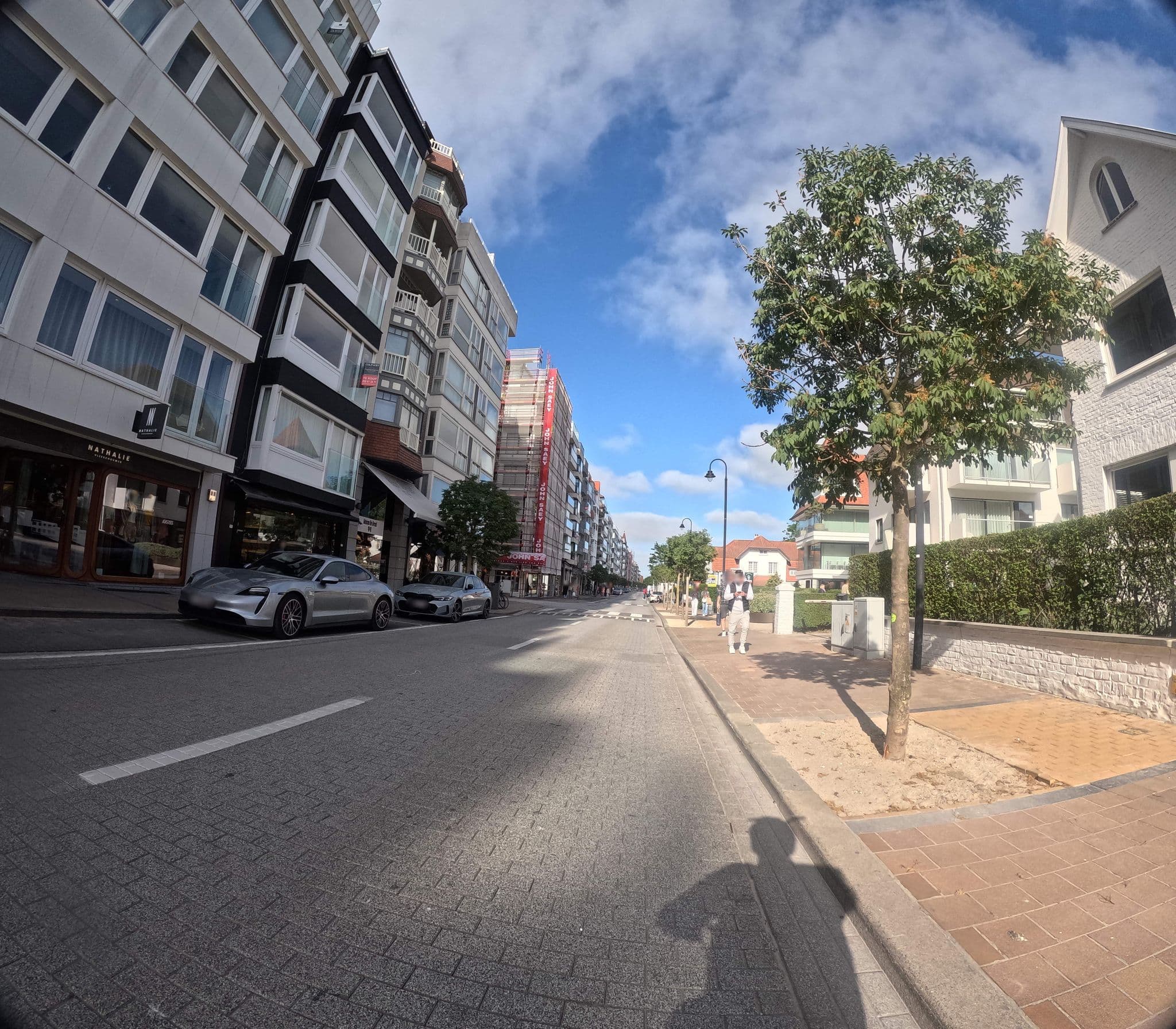 Street view near Residentie Victoria The Zoute, Knokke — © filipc (CC BY-SA · Mapillary)