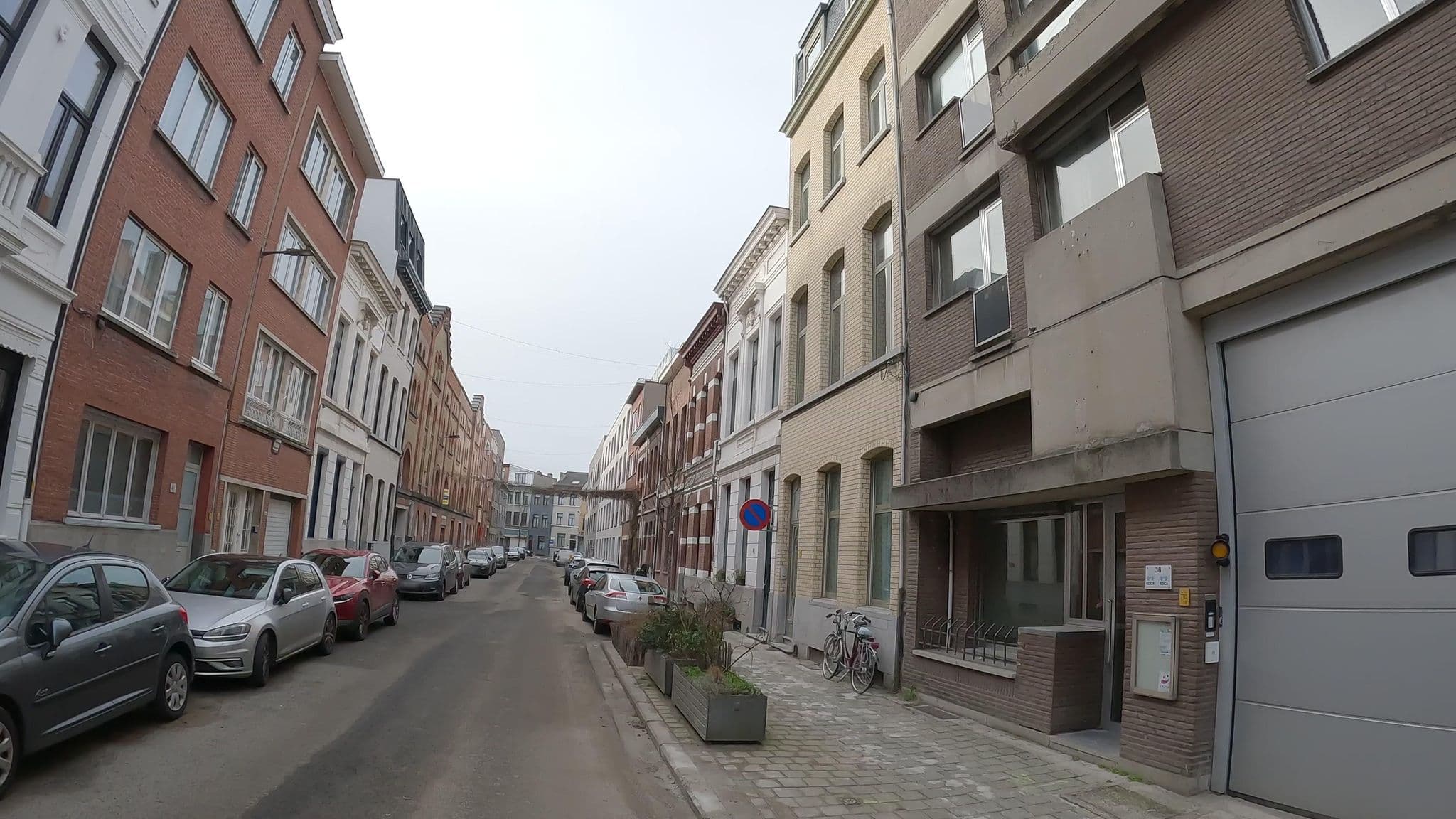 Street view near Medisch Pedagogisch Instituut Jonghelinckshof, Antwerp — © koninklijke (CC BY-SA · Mapillary)