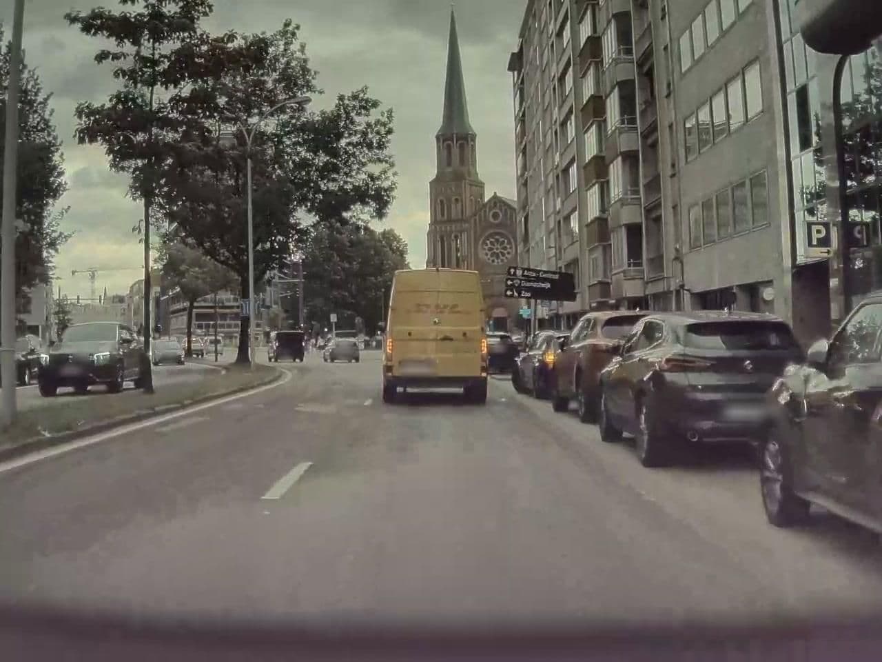 Street view near Park Lane Hotel Antwerpen, Borgerhout — © tumblecow (CC BY-SA · Mapillary)