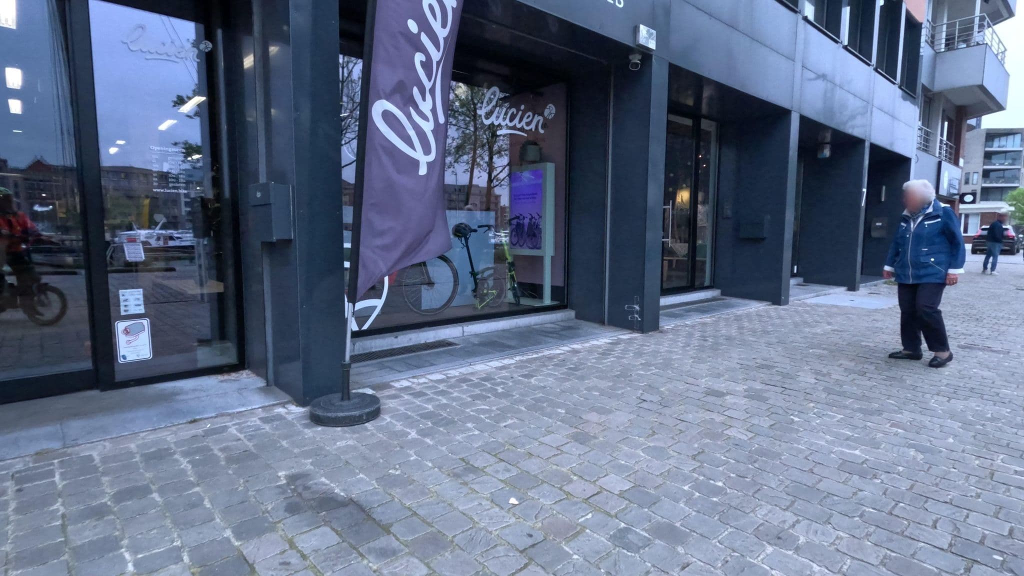 Street view near B&B Marjorie II, Antwerp — © filipc (CC BY-SA · Mapillary)