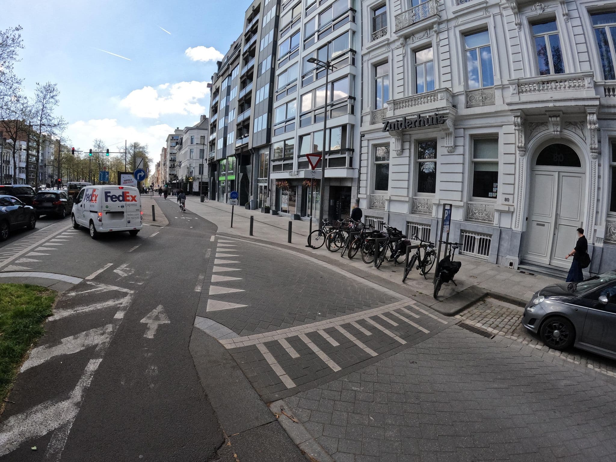 Street view near hotel Elzeveld, Antwerp — © koninklijke (CC BY-SA · Mapillary)